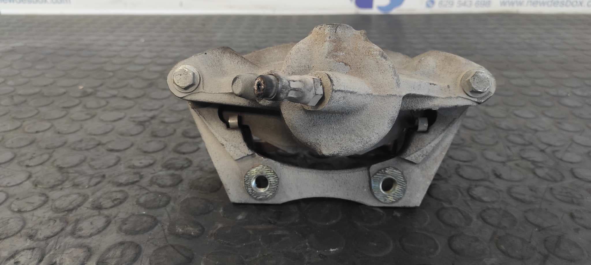 Recambio de PINZA DE FRENO DELANTERA IZQUIERDA para FORD MONDEO BERLINA (GE) Ambiente LCBD referencia OEM IAM Y01128   - NEGRO 8