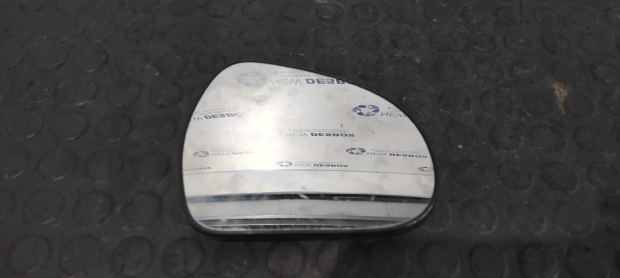 Recambio de CRISTAL RETROVISOR DERECHO para PEUGEOT 207 Confort 8HZ referencia OEM IAM 232634034   - BLANCO
