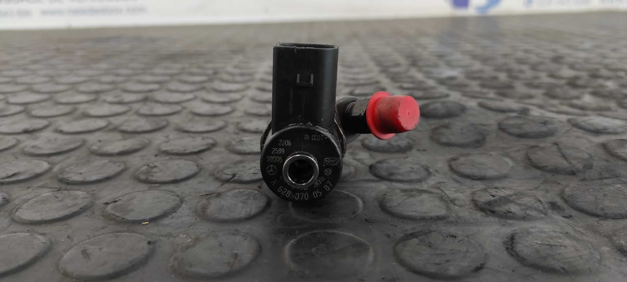Recambio de INYECTOR para MERCEDES-BENZ CLASE G (W463) OM628962 referencia OEM IAM A6280700587 3