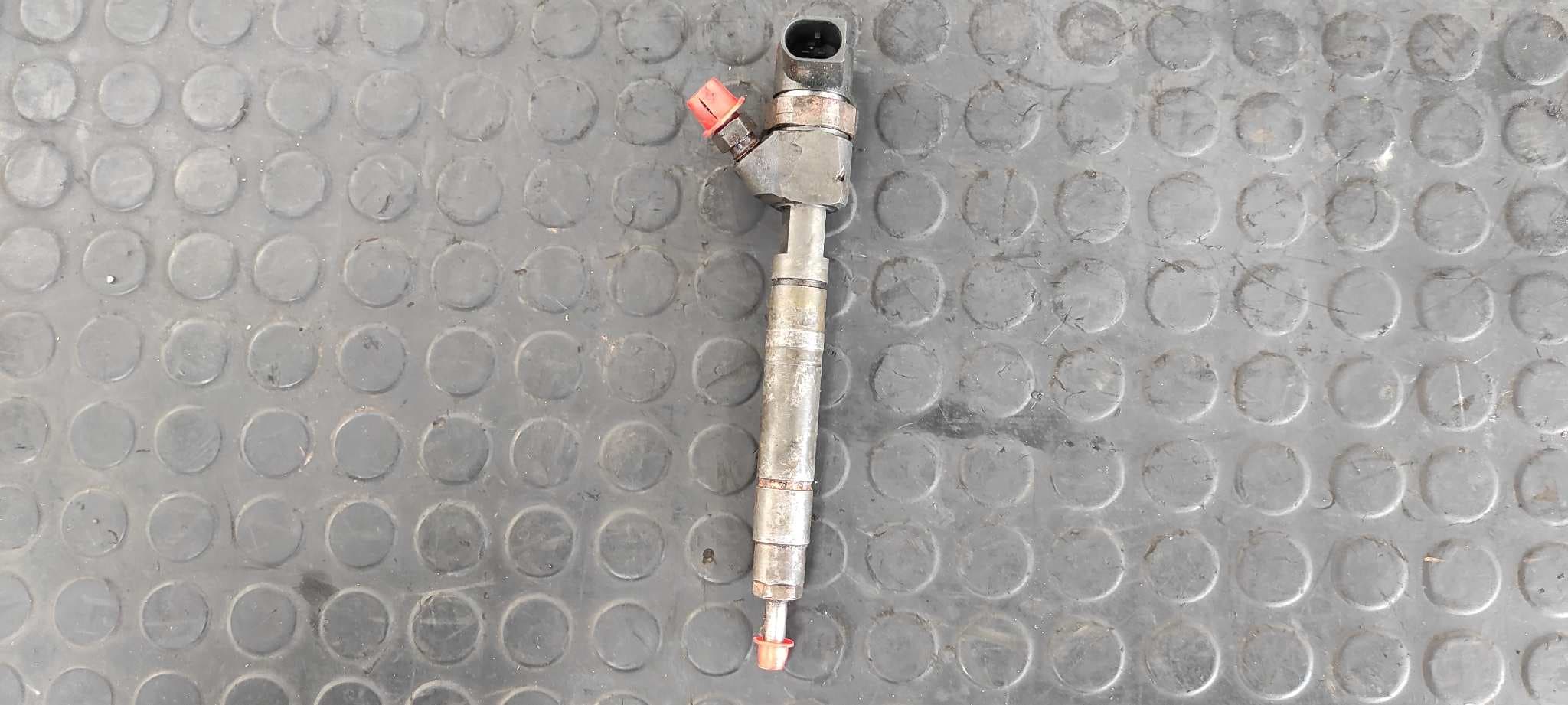 Recambio de INYECTOR para MERCEDES-BENZ CLASE G (W463) OM628962 referencia OEM IAM A6280700587