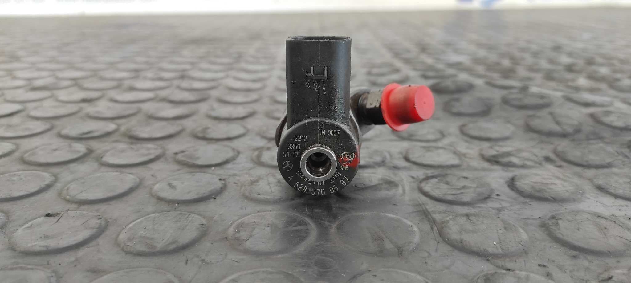 Recambio de INYECTOR para MERCEDES-BENZ CLASE G (W463) OM628962 referencia OEM IAM A6280700587 4