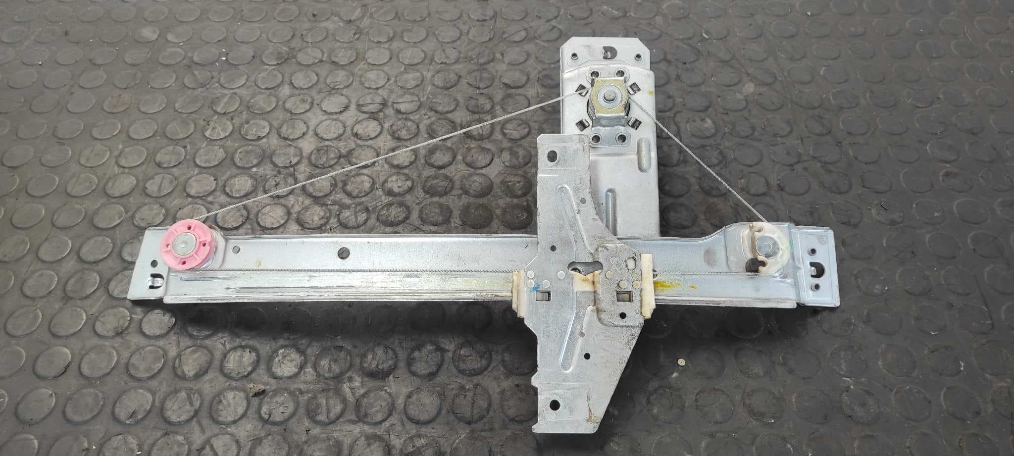 Recambio de ELEVALUNAS TRASERO DERECHO para PEUGEOT 207 8HZ referencia OEM IAM 9650768080   - BLANCO 2