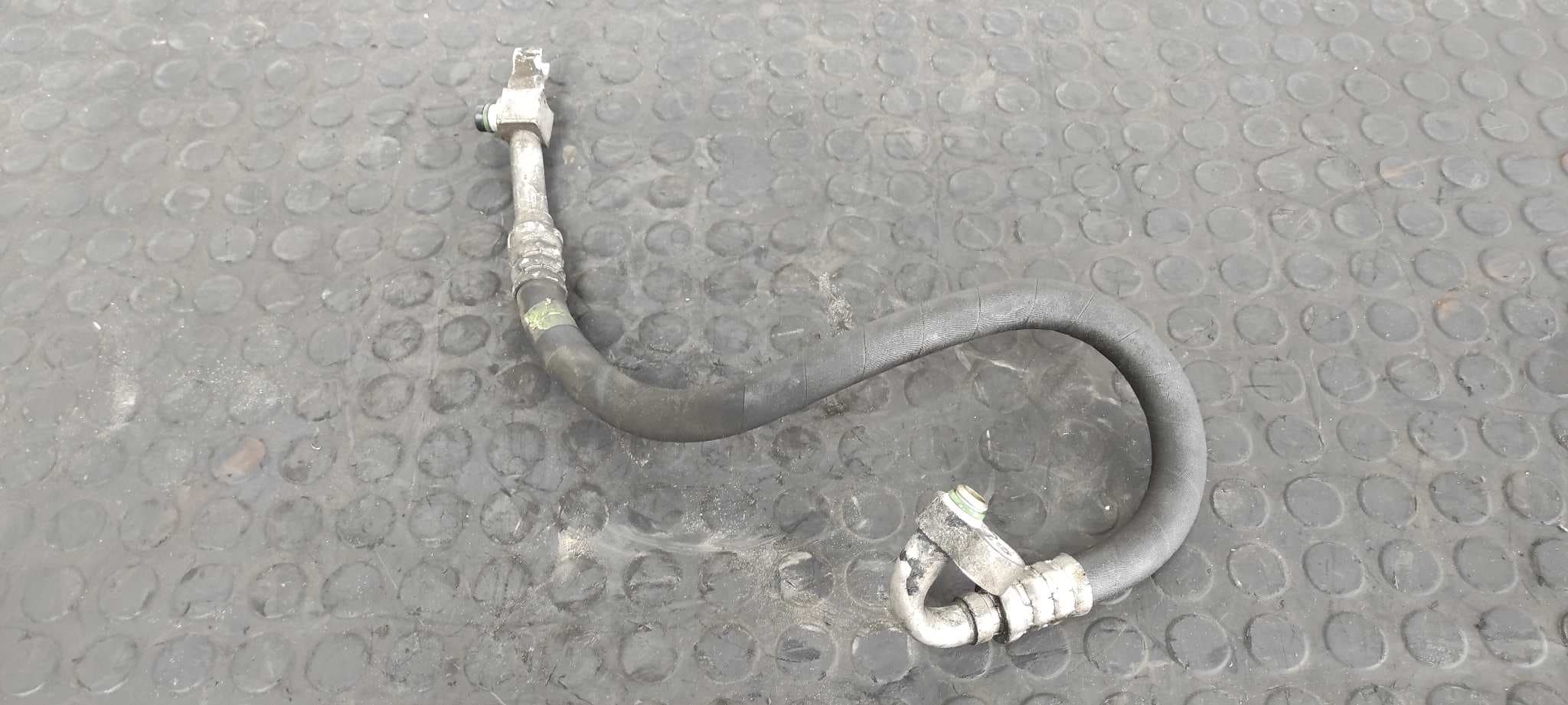 Recambio de TUBOS AIRE ACONDICIONADO para MERCEDES-BENZ CLASE S (W220) BERLINA 320 CDI (220.026) 613960 referencia OEM IAM    - NEGRO 4