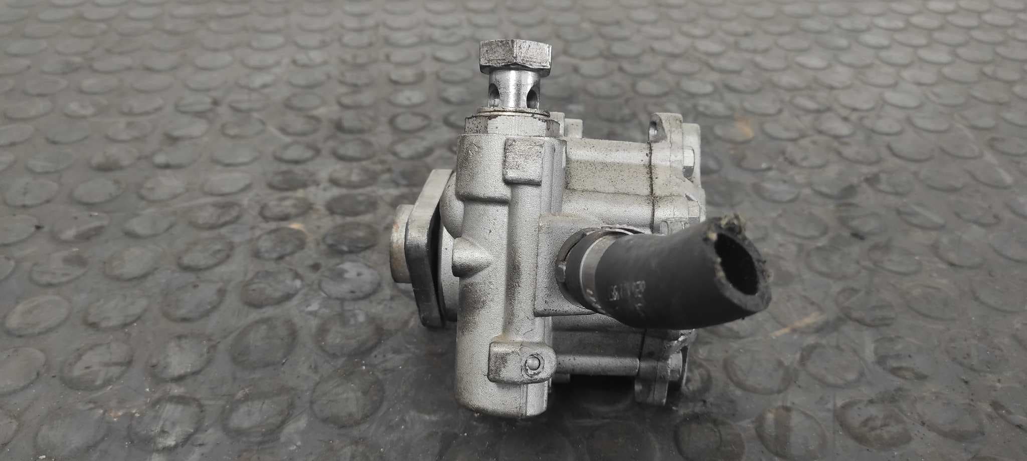 Recambio de BOMBA DIRECCION para AUDI A4 BERLINA (8E) BRE referencia OEM IAM 91128   - NEGRO 3