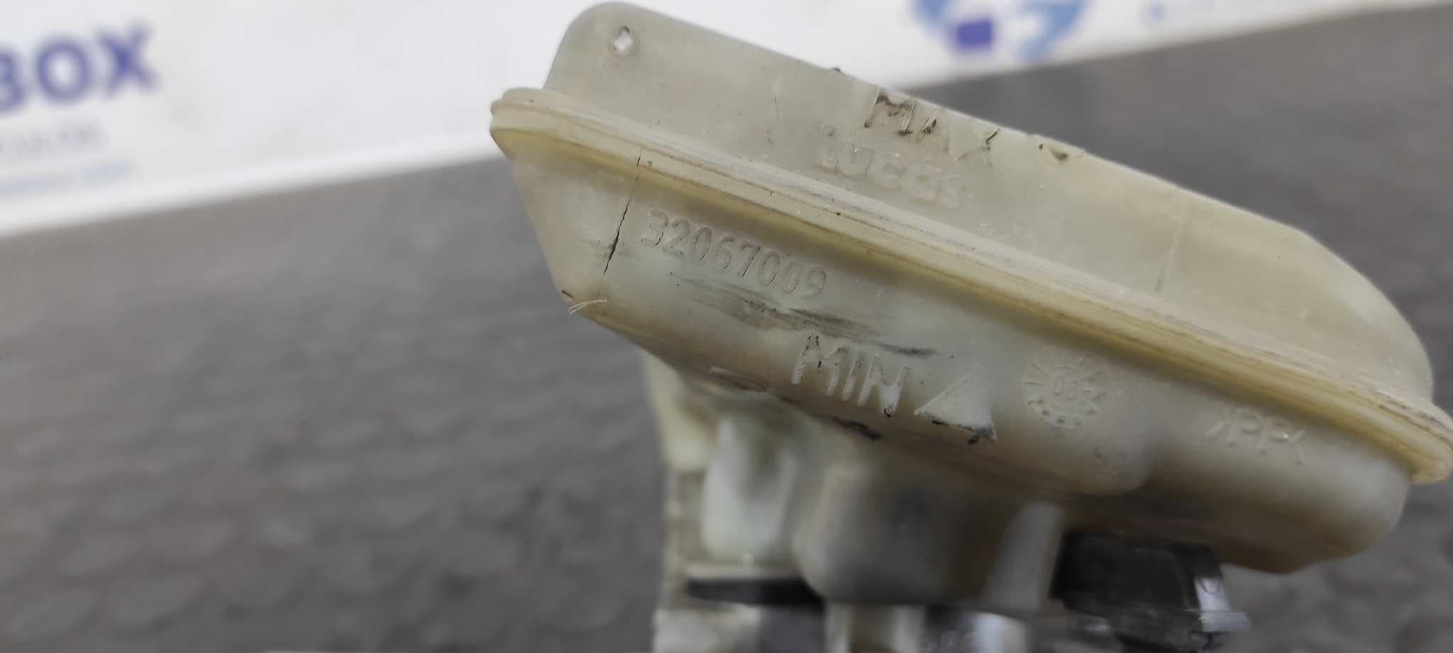 Recambio de BOMBA FRENO para AUDI A4 BERLINA (8E) 2.0 TDI 16V (103kW) BRE referencia OEM IAM 8E0611301G   - NEGRO 6