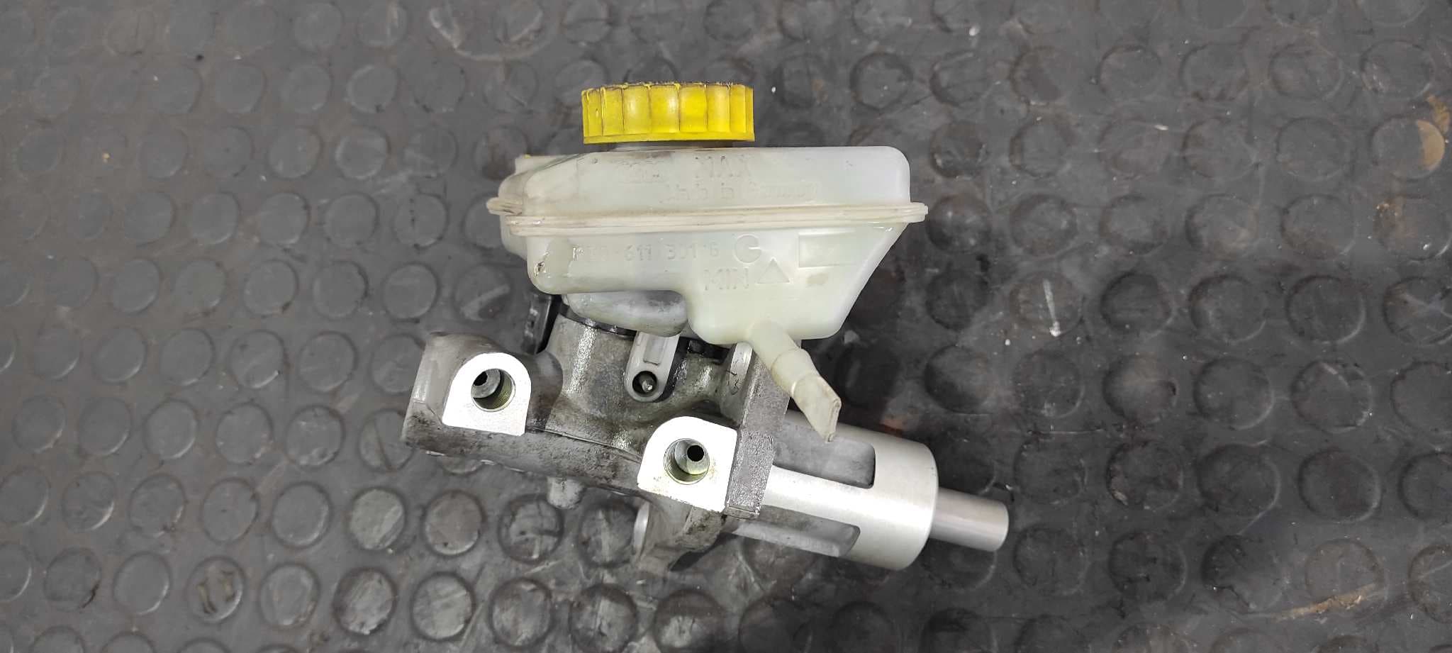 Recambio de BOMBA FRENO para AUDI A4 BERLINA (8E) 2.0 TDI 16V (103kW) BRE referencia OEM IAM 8E0611301G   - NEGRO 8