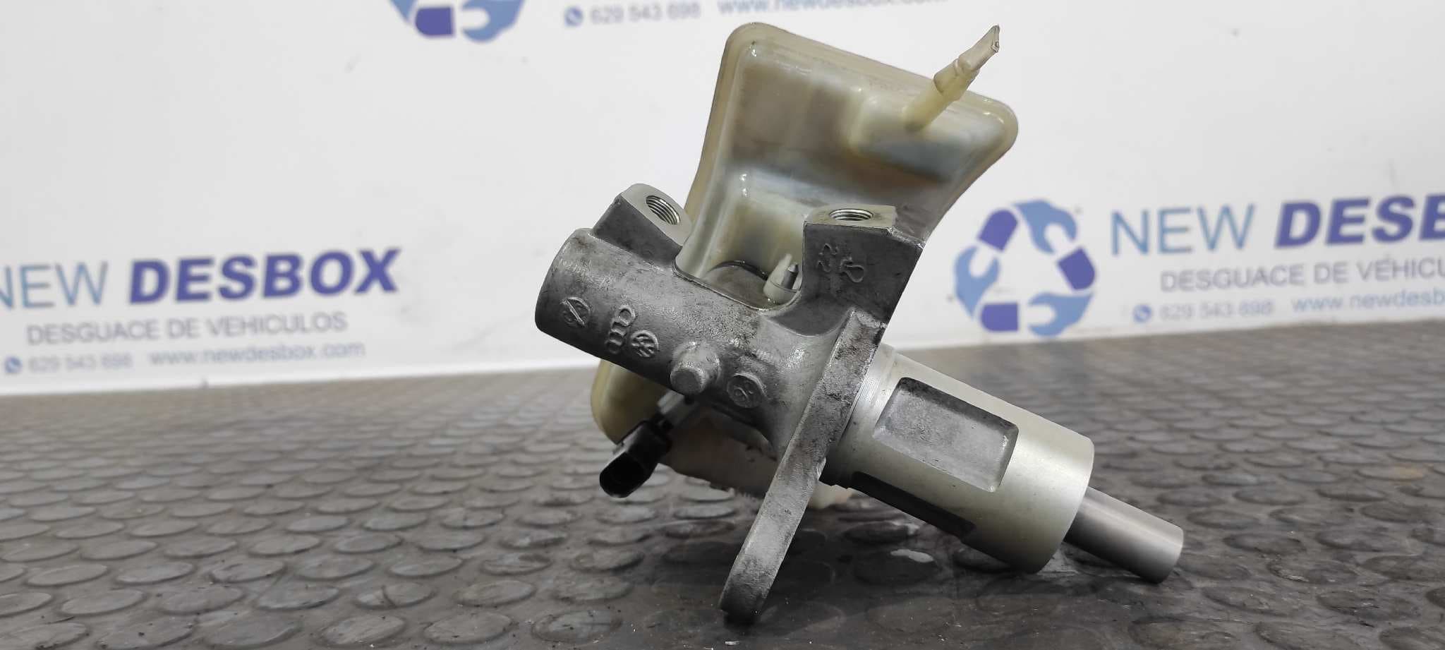 Recambio de BOMBA FRENO para AUDI A4 BERLINA (8E) 2.0 TDI 16V (103kW) BRE referencia OEM IAM 8E0611301G   - NEGRO 7