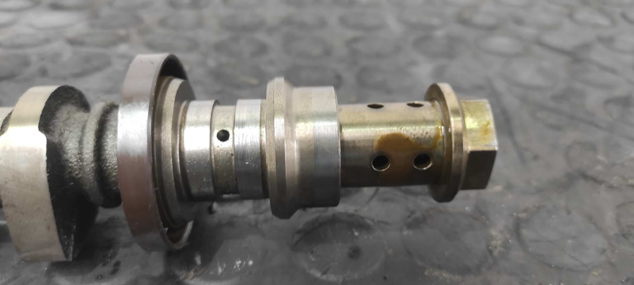 Recambio de ARBOL DE LEVAS para FORD C-MAX 1.0 M1DA referencia OEM IAM 6A268 5