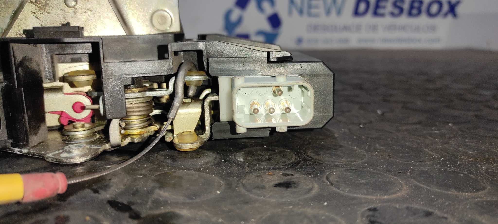 Recambio de CERRADURA PUERTA TRASERA DERECHA para BMW SERIE 5 BERLINA (E39) M57256D1 referencia OEM IAM 67118352165   - AZUL OSCURO 4