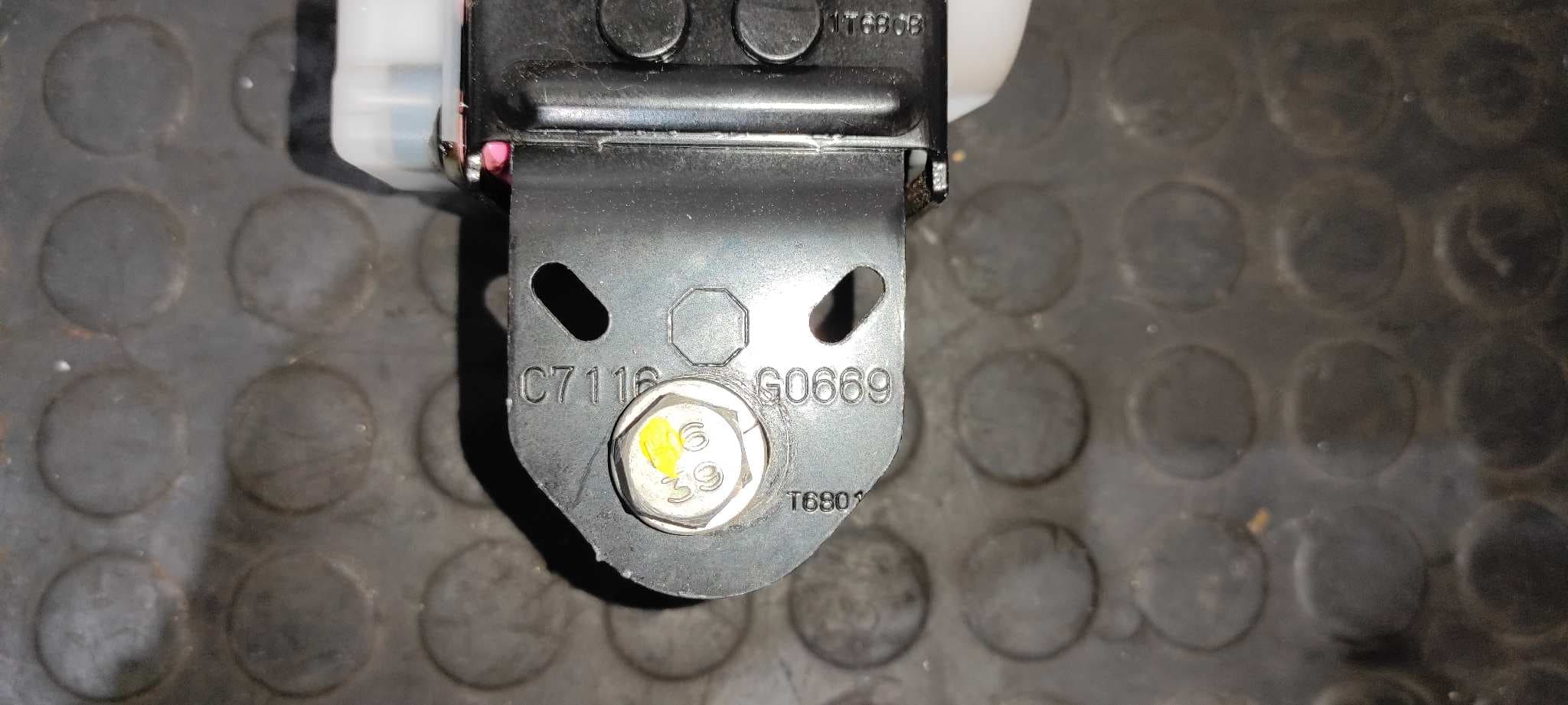 Recambio de CINTURON DELANTERO DERECHO para NISSAN CABSTAR YD25 EURO 4 referencia OEM IAM TKAH0EG418   - BLANCO 8