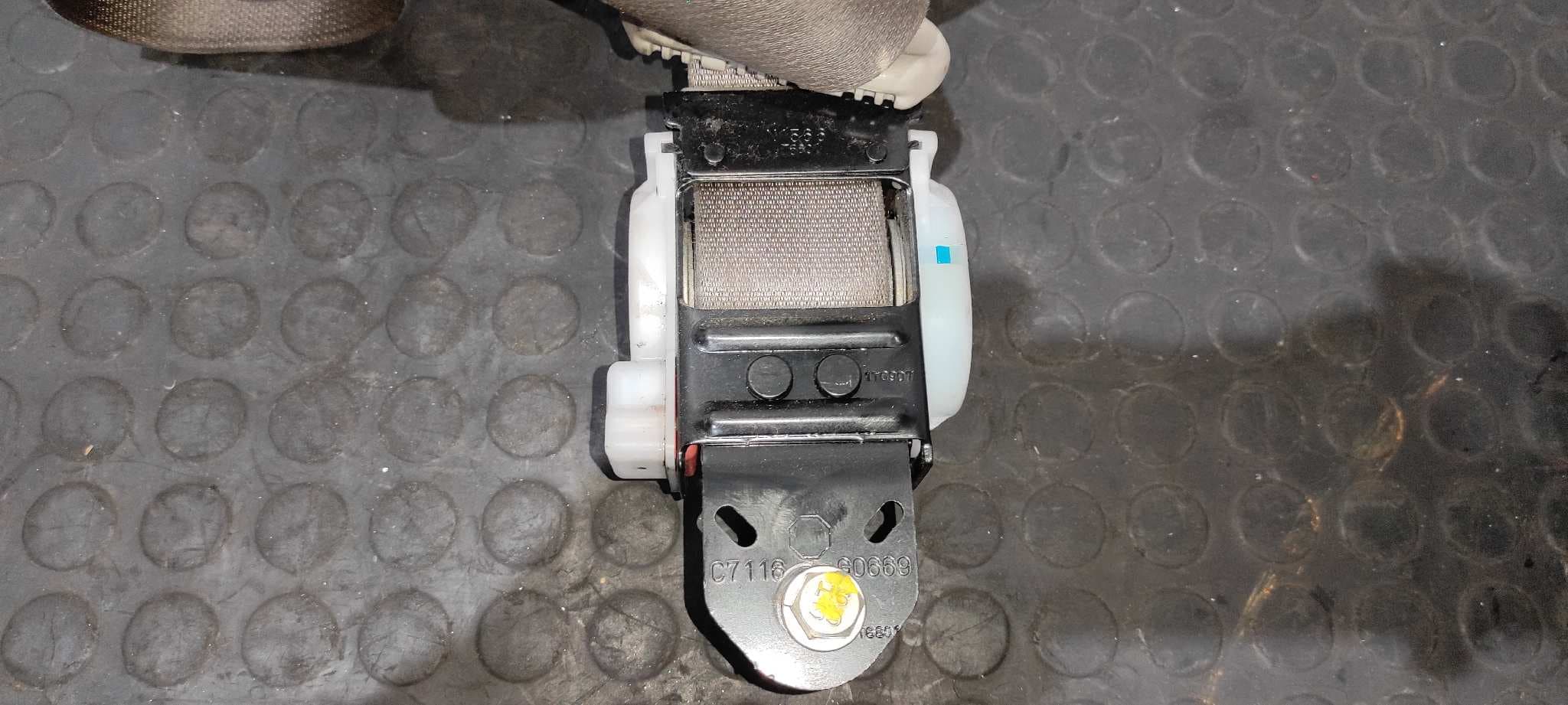 Recambio de CINTURON DELANTERO IZQUIERDO para NISSAN CABSTAR YD25 EURO 4 referencia OEM IAM TKAH2EG417   - BLANCO 4