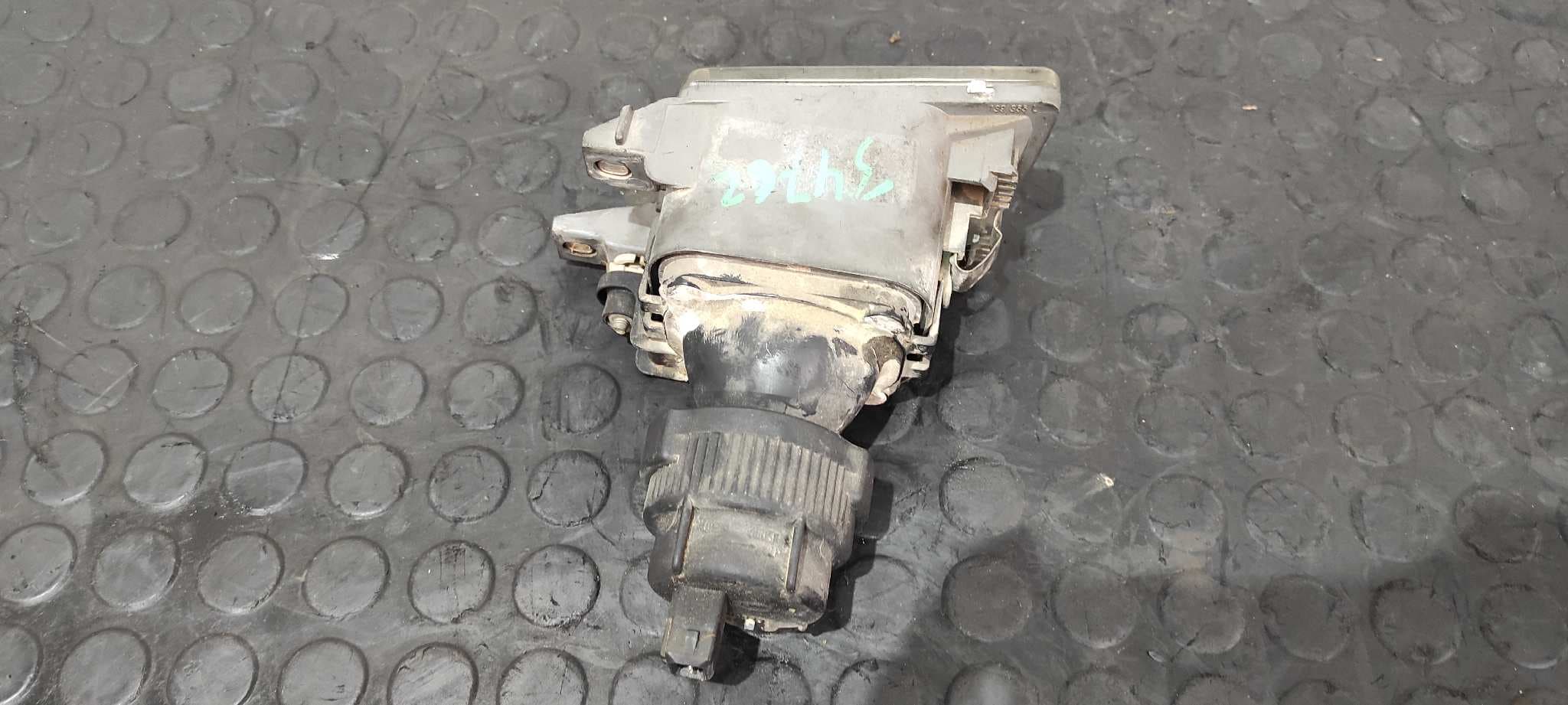 Recambio de FARO ANTINIEBLA IZQUIERDO para VOLKSWAGEN VENTO (1H2) GL 2E referencia OEM IAM 139355L   - ROJO 6