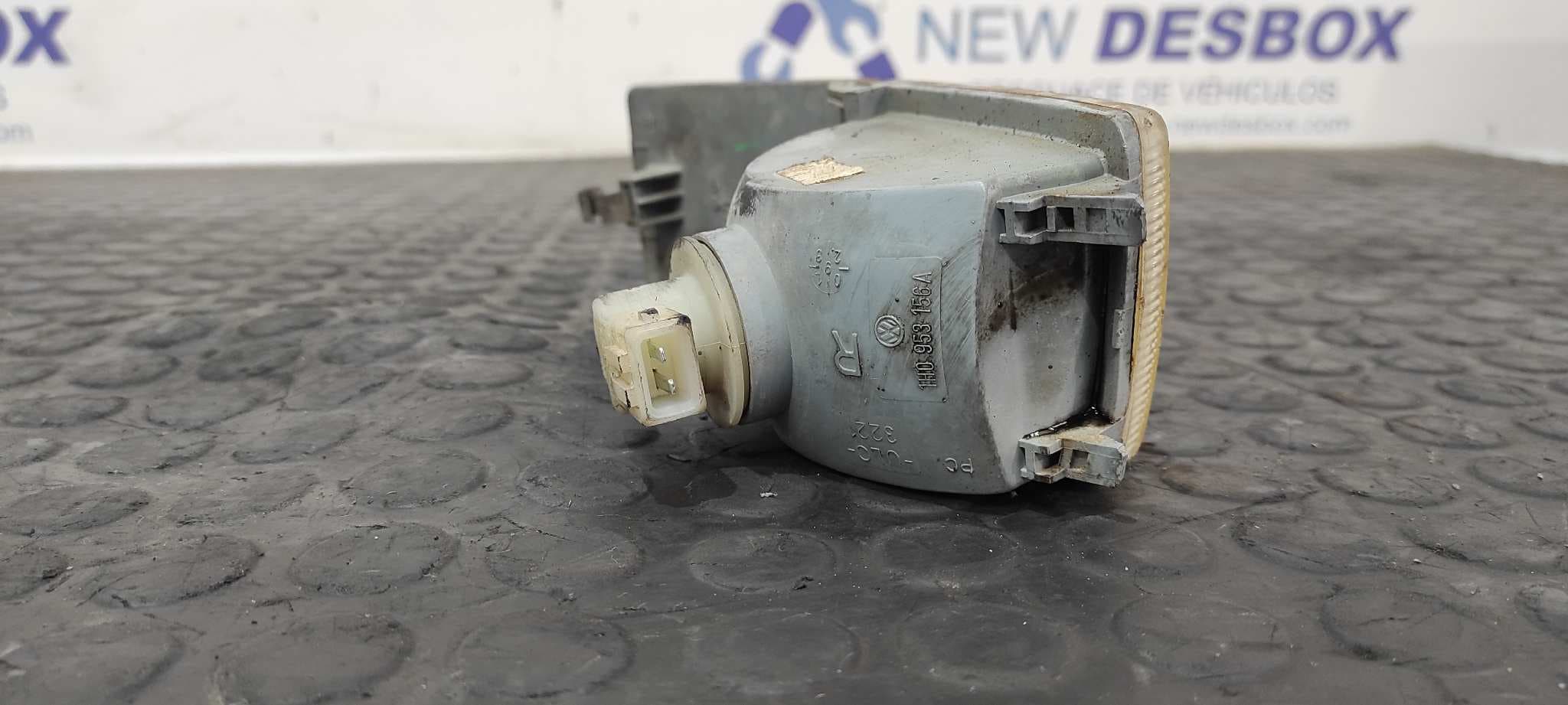 Recambio de PILOTO DELANTERO DERECHO para VOLKSWAGEN VENTO (1H2) GL 2E referencia OEM IAM 1H0953156A   - ROJO 3