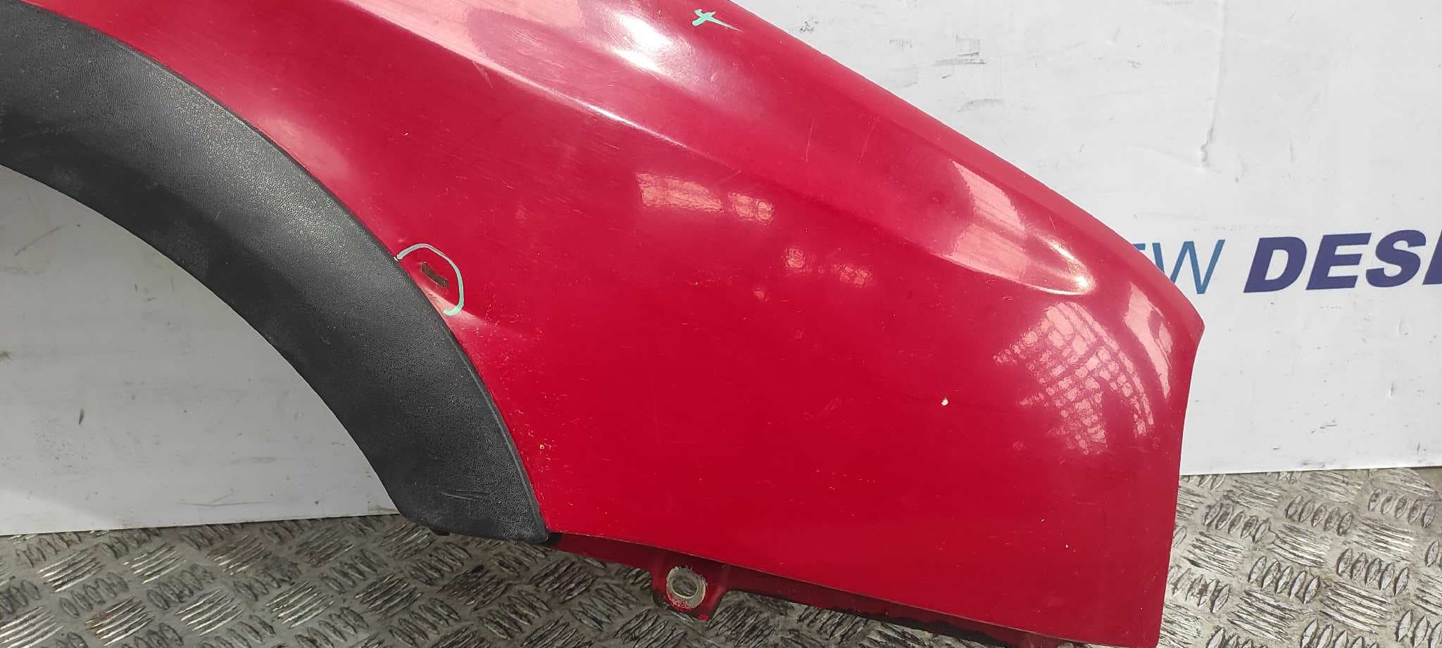 Recambio de ALETA DELANTERA DERECHA para VOLKSWAGEN VENTO (1H2) GL 2E referencia OEM IAM    - ROJO 2