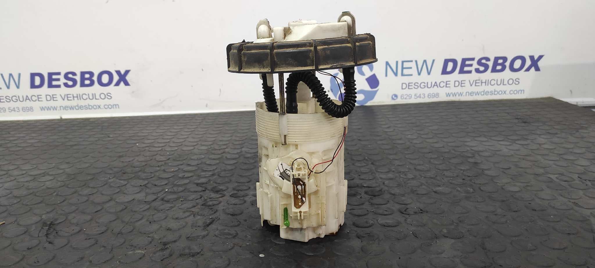Recambio de AFORADOR para RENAULT SCENIC II * F9Q referencia OEM IAM 820028808A   - PLATA