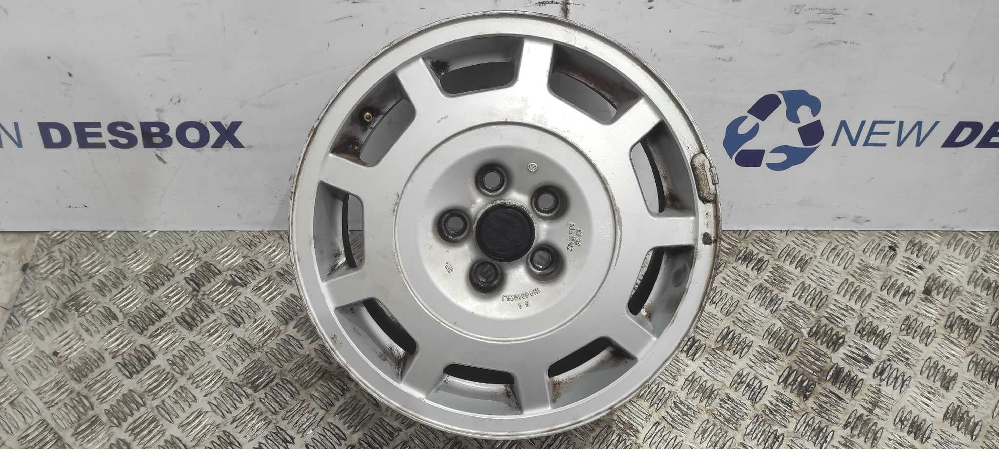 Recambio de JUEGO LLANTAS para VOLKSWAGEN VENTO (1H2) GL 2E referencia OEM IAM 1H0601025J   - ROJO 2