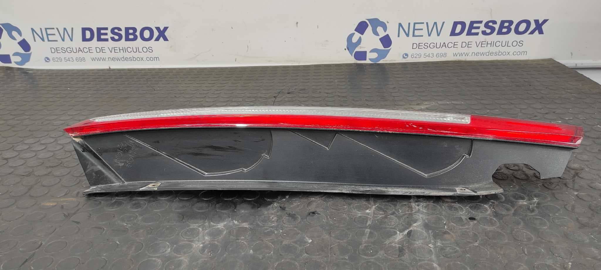 Recambio de PILOTO TRASERO IZQUIERDO para FORD FOCUS LIM. (CB4) Titanium G8DB referencia OEM IAM    - BLANCO 2