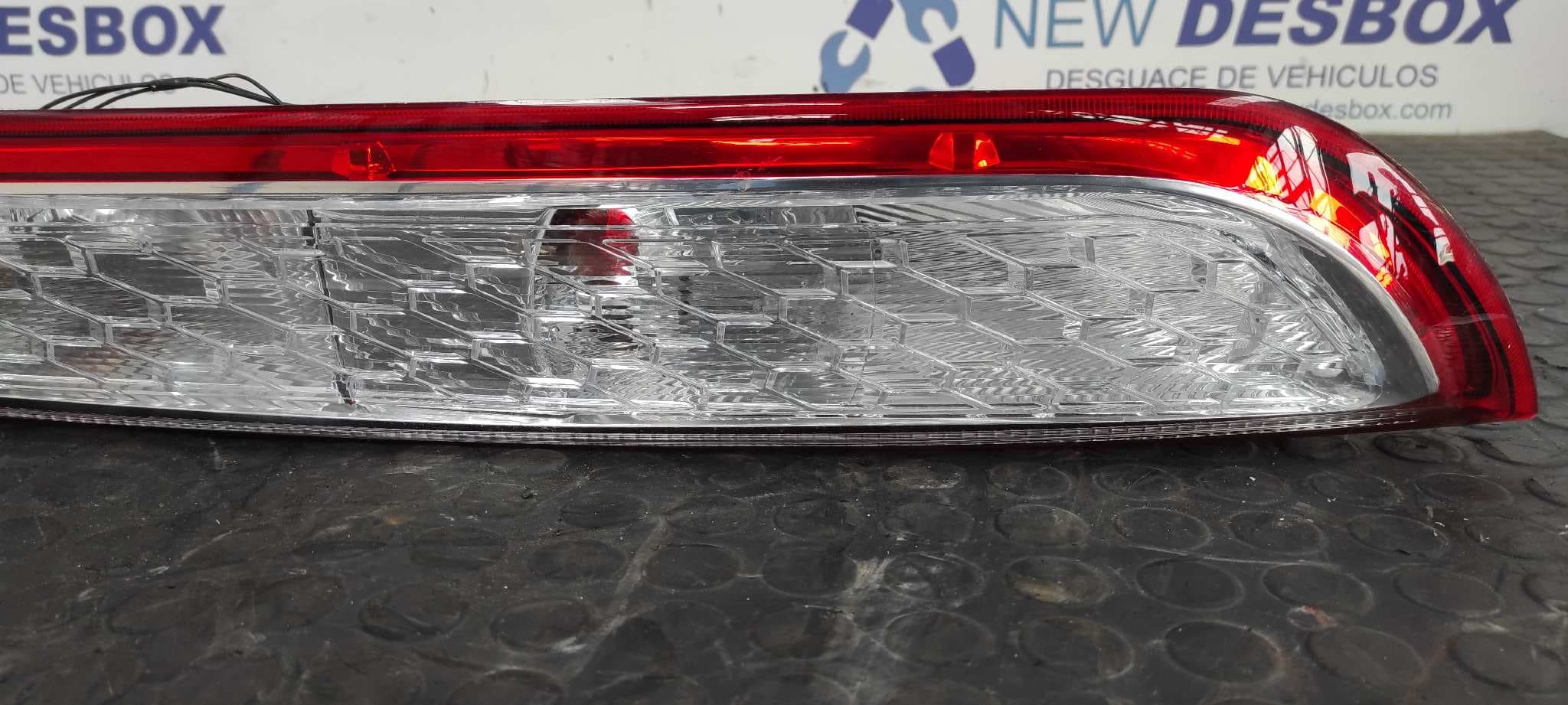 Recambio de PILOTO TRASERO DERECHO para FORD FOCUS LIM. (CB4) Titanium G8DB referencia OEM IAM    - BLANCO 7