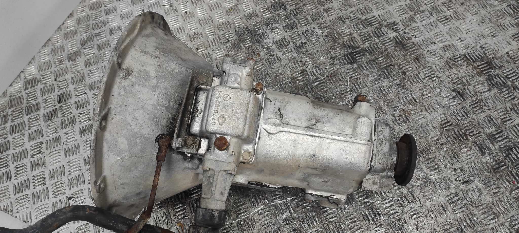 Recambio de CAJA CAMBIOS para NISSAN TRADE 3.0 A428 referencia OEM IAM M525A 7