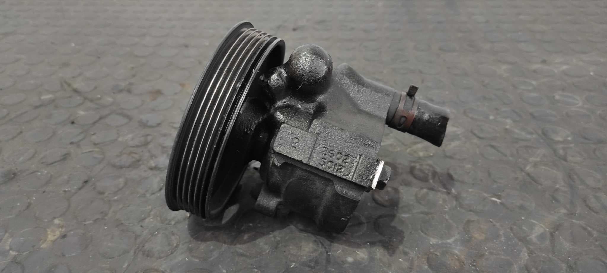 Recambio de BOMBA DIRECCION para RENAULT KANGOO (F/KC0) RN/alap modell (KCOA/C/D/E/H/U) K9KA7 referencia OEM IAM 7700419117   - BLANCO 7