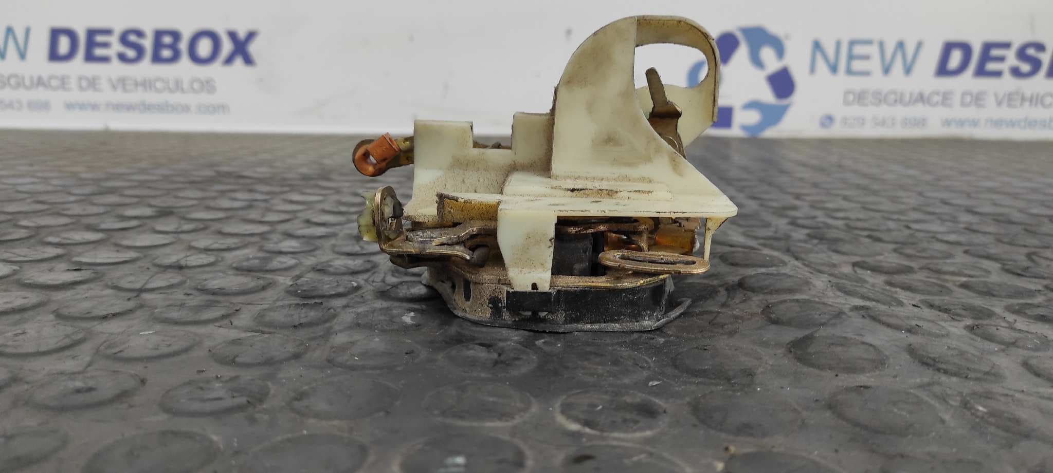 Recambio de CERRADURA PUERTA DELANTERA DERECHA para OPEL COMBO (CORSA B) Cargo X17D referencia OEM IAM 90452374   - BLANCO 2