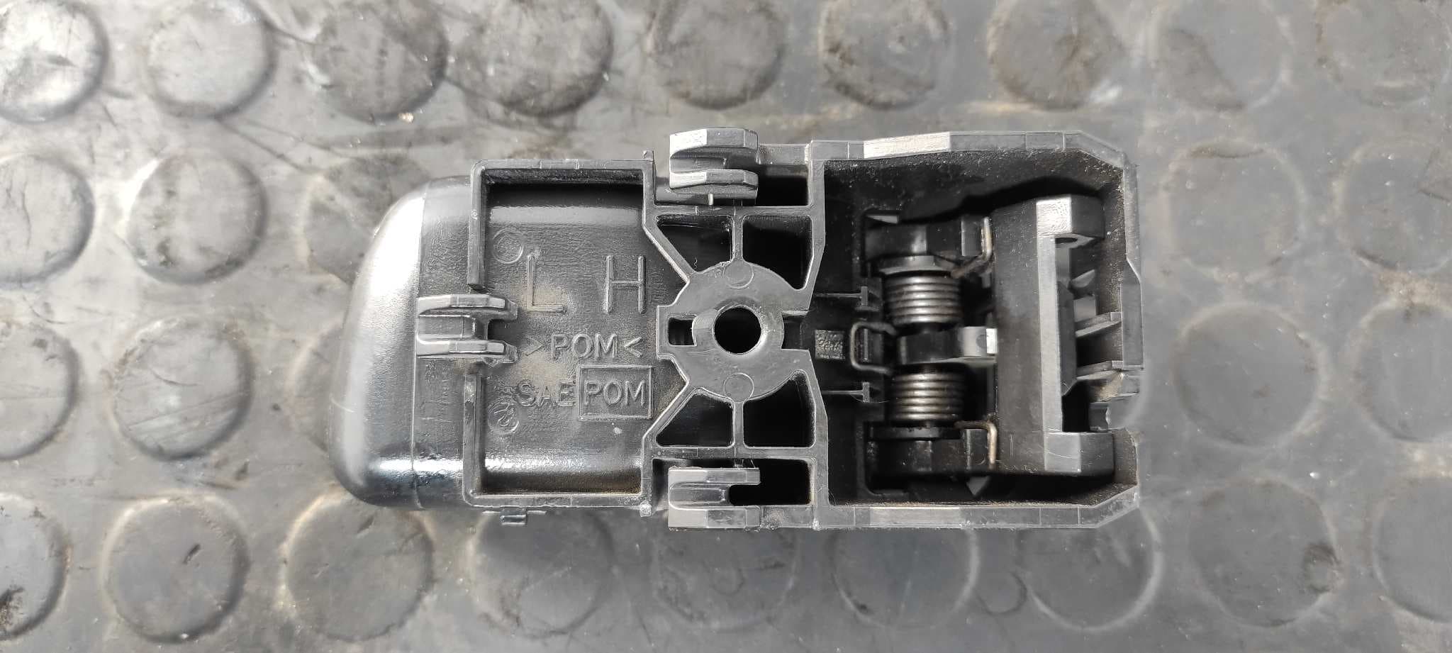 Recambio de MANETA INTERIOR DELANTERA DERECHA para NISSAN CABSTAR YD25 EURO4 YD25 EURO 4 referencia OEM IAM    - BLANCO 5