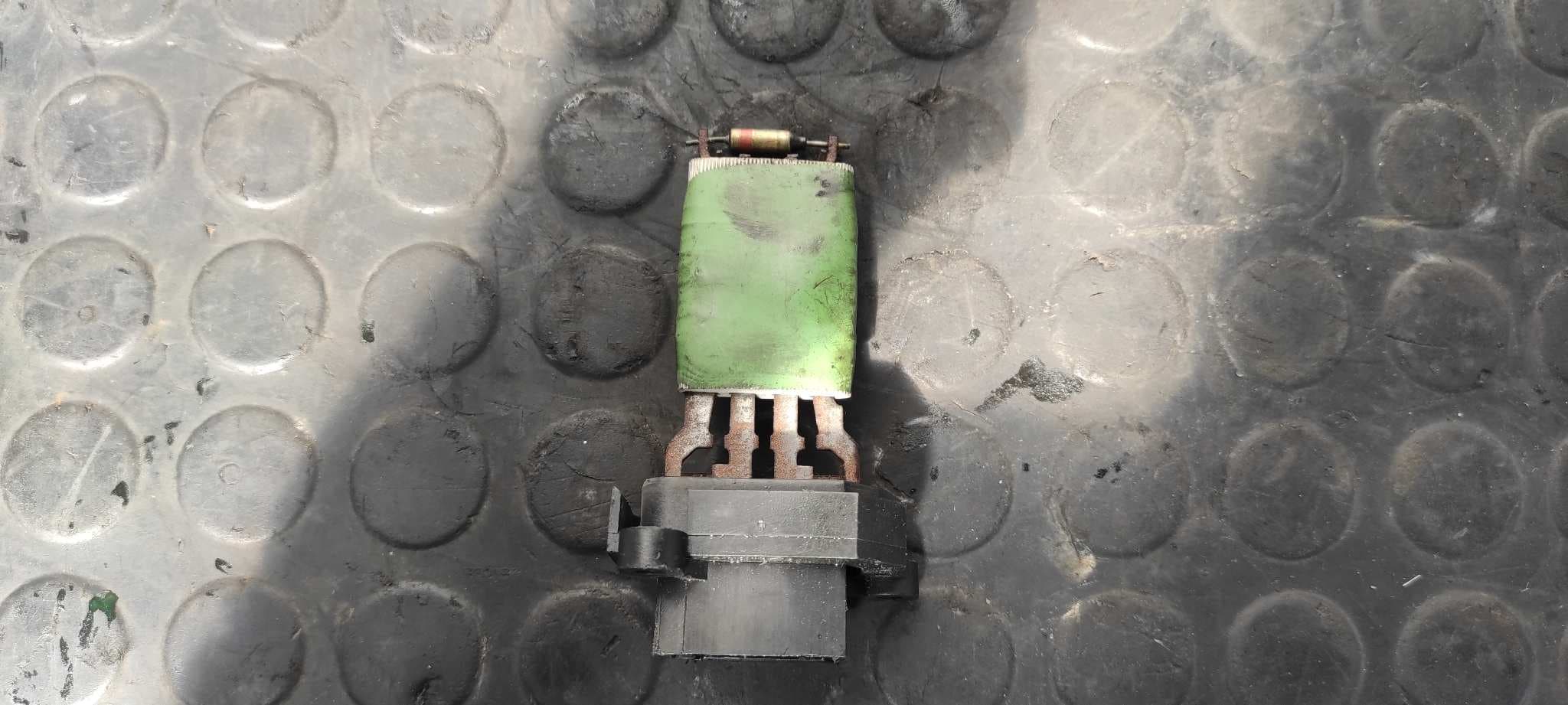 Recambio de RESISTENCIA CALEFACCION para FORD TRANSIT CAJA CERRADA, LARGA (FY) (2000 =>) FT  330   2.4  Express-Line D0FA referencia OEM IAM 3C1H18B647AA   - BLANCO 5