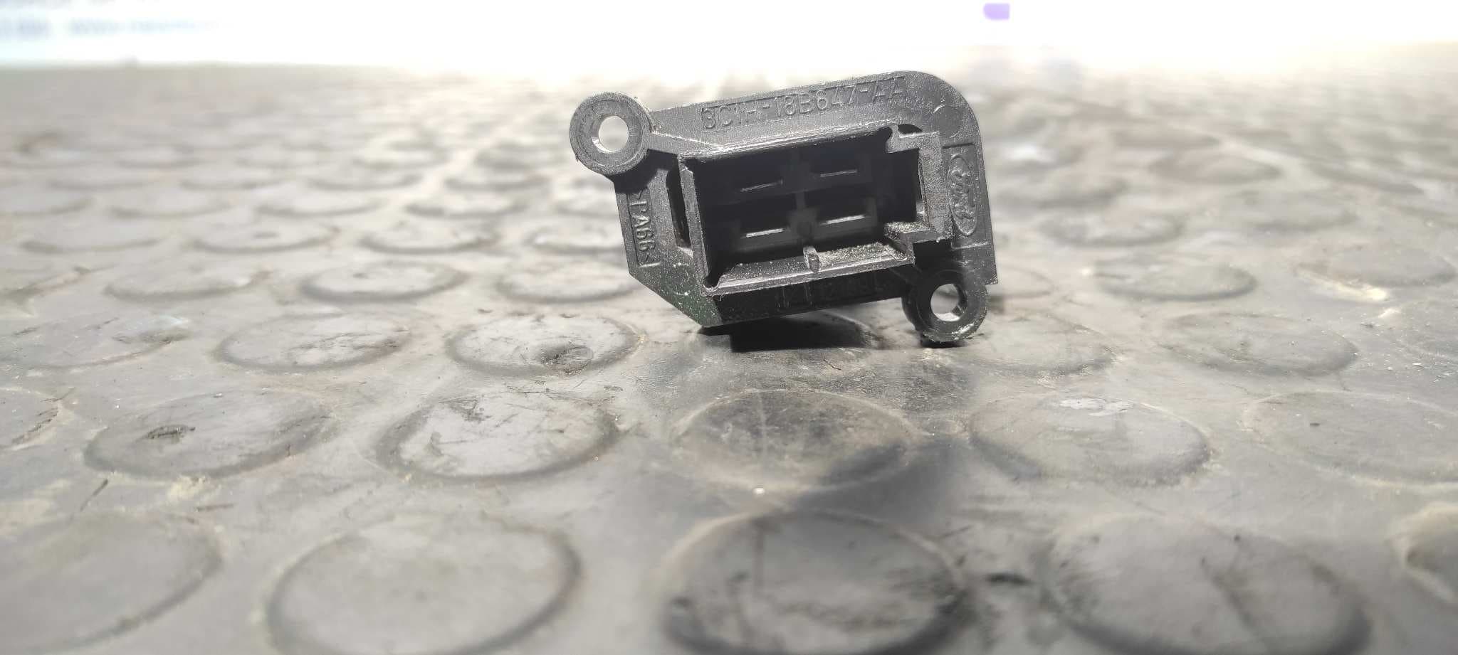 Recambio de RESISTENCIA CALEFACCION para FORD TRANSIT CAJA CERRADA, LARGA (FY) (2000 =>) FT  330   2.4  Express-Line D0FA referencia OEM IAM 3C1H18B647AA   - BLANCO 4