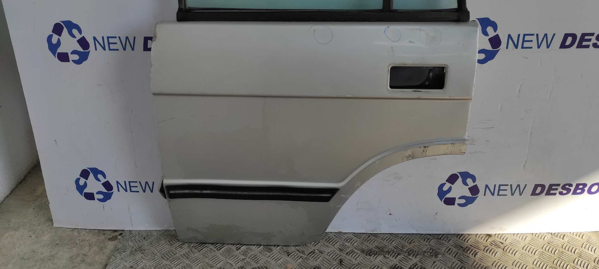 Recambio de PUERTA TRASERA IZQUIERDA para LAND ROVER RANGE ROVER referencia OEM IAM 7