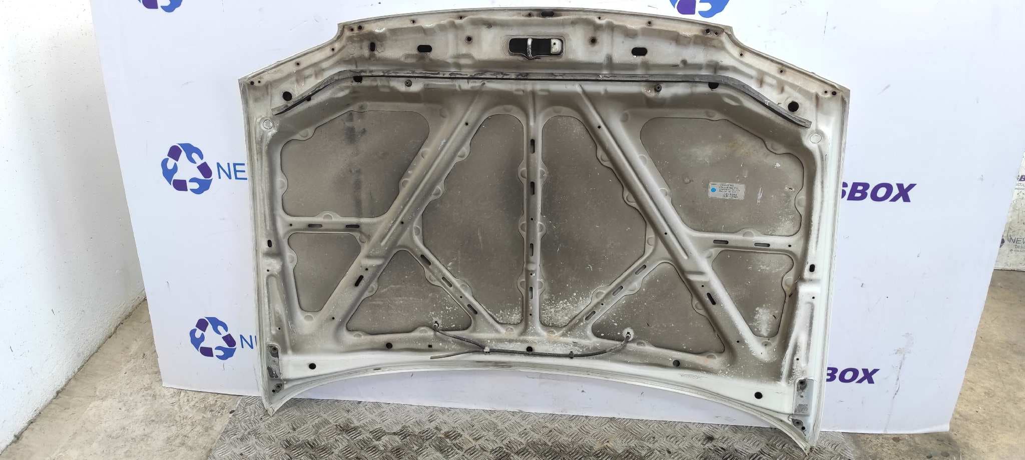 Recambio de CAPO para NISSAN MICRA (K11) Alpine (1996) CG13DE referencia OEM IAM    - BLANCO 3