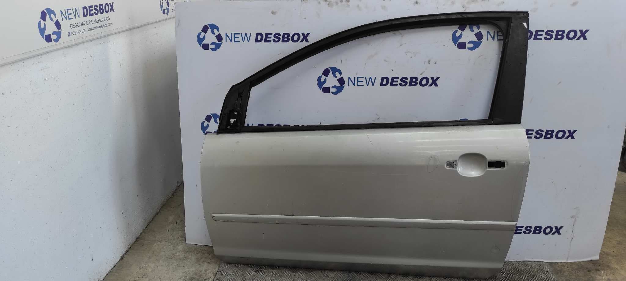 Recambio de PUERTA DELANTERA IZQUIERDA para FORD FOCUS BERLINA (CAP) AODA referencia OEM IAM    - GRIS