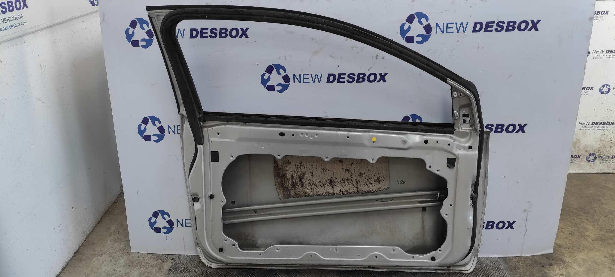 Recambio de PUERTA DELANTERA IZQUIERDA para FORD FOCUS BERLINA (CAP) AODA referencia OEM IAM    - GRIS 8