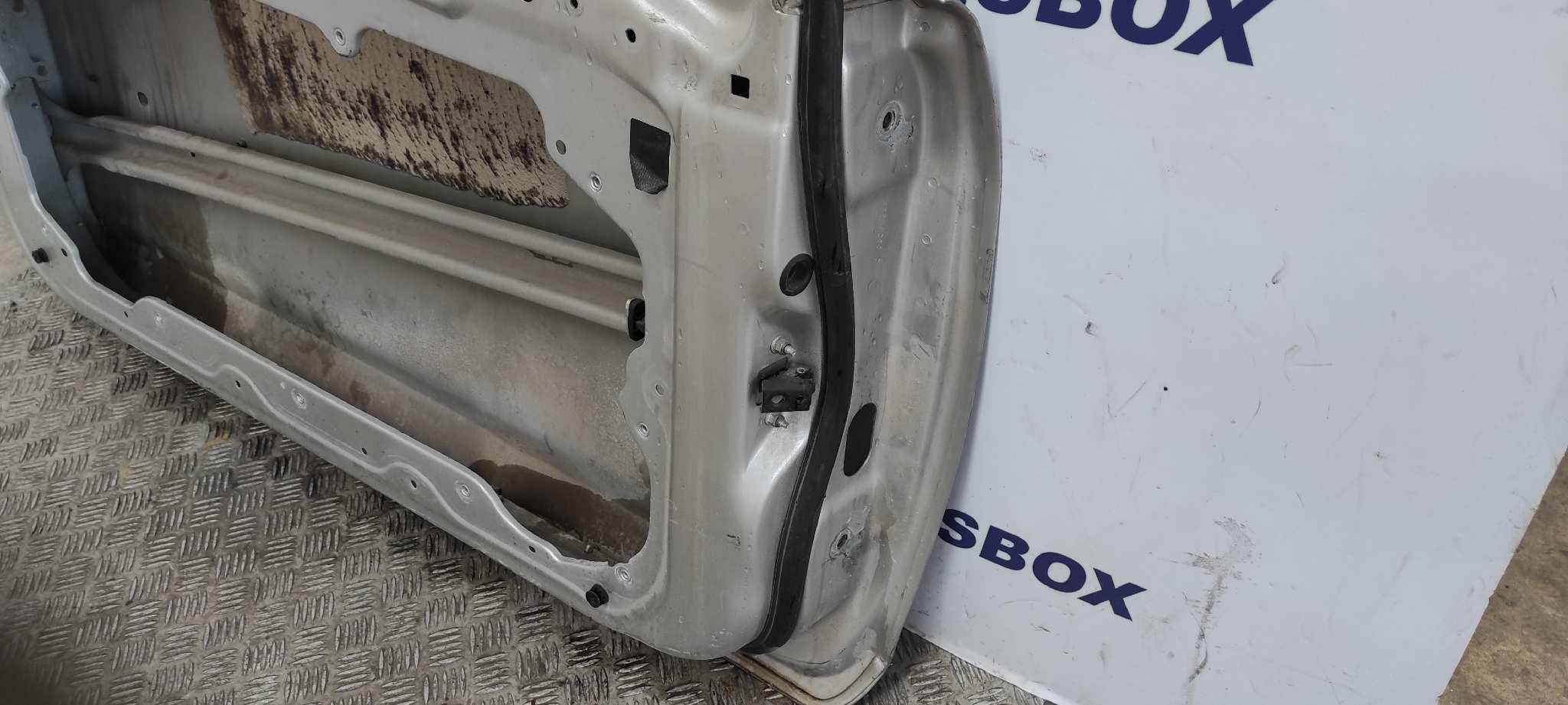 Recambio de PUERTA DELANTERA IZQUIERDA para FORD FOCUS BERLINA (CAP) AODA referencia OEM IAM    - GRIS 5
