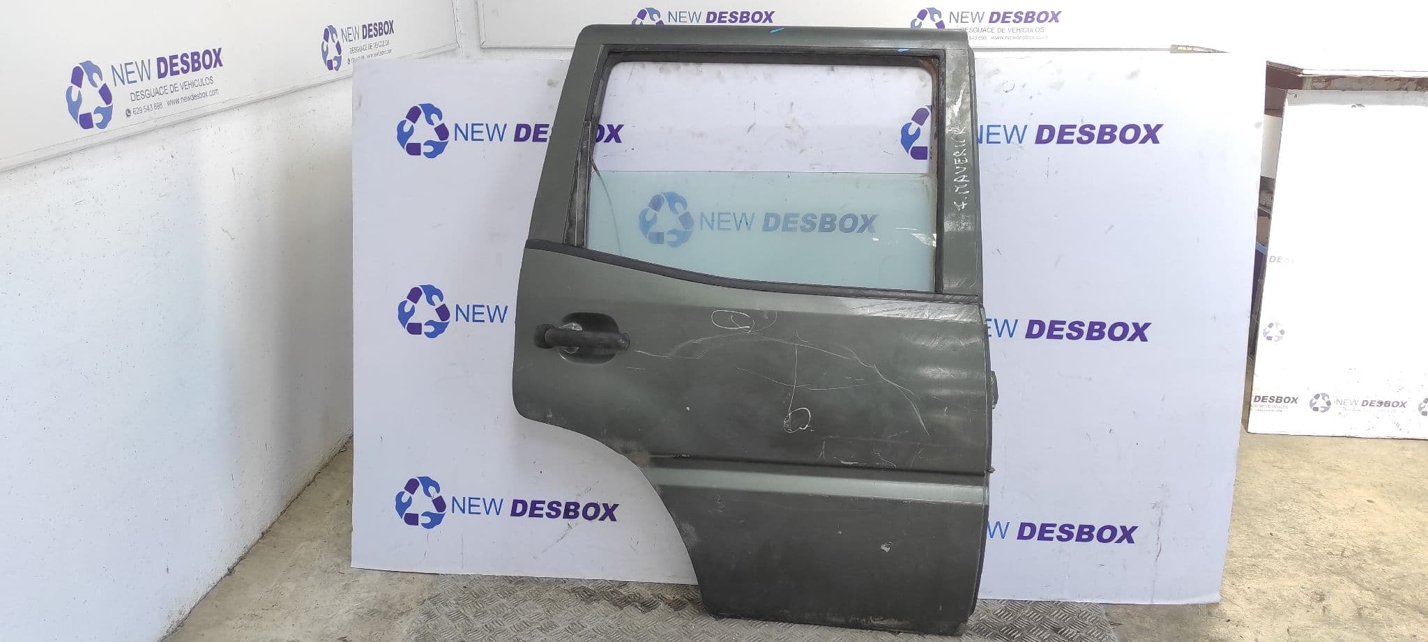 Recambio de PUERTA TRASERA DERECHA para FORD MAVERICK (ML) referencia OEM IAM