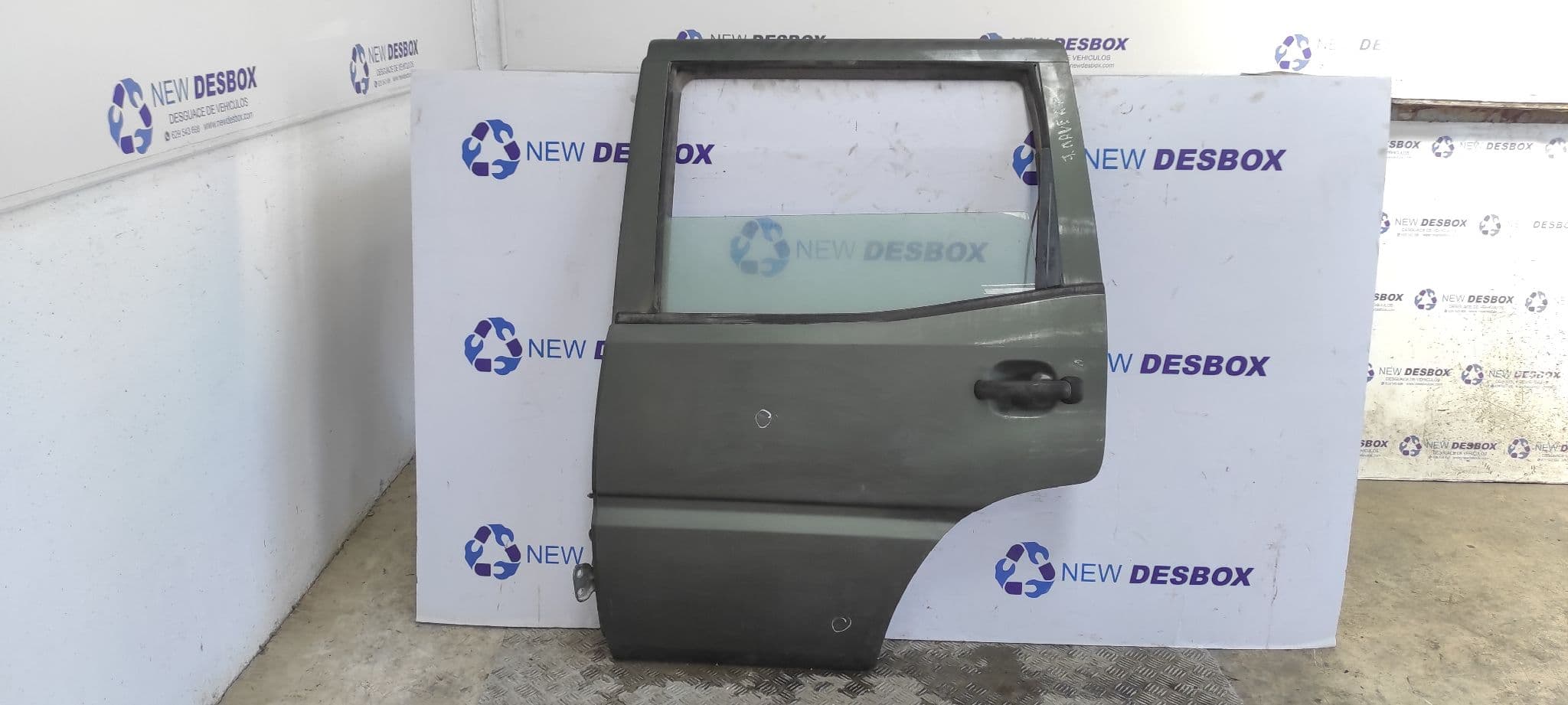 Recambio de PUERTA TRASERA IZQUIERDA para FORD MAVERICK (ML) referencia OEM IAM
