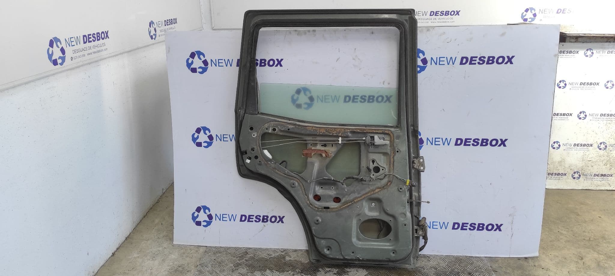 Recambio de PUERTA TRASERA IZQUIERDA para FORD MAVERICK (ML) referencia OEM IAM 7