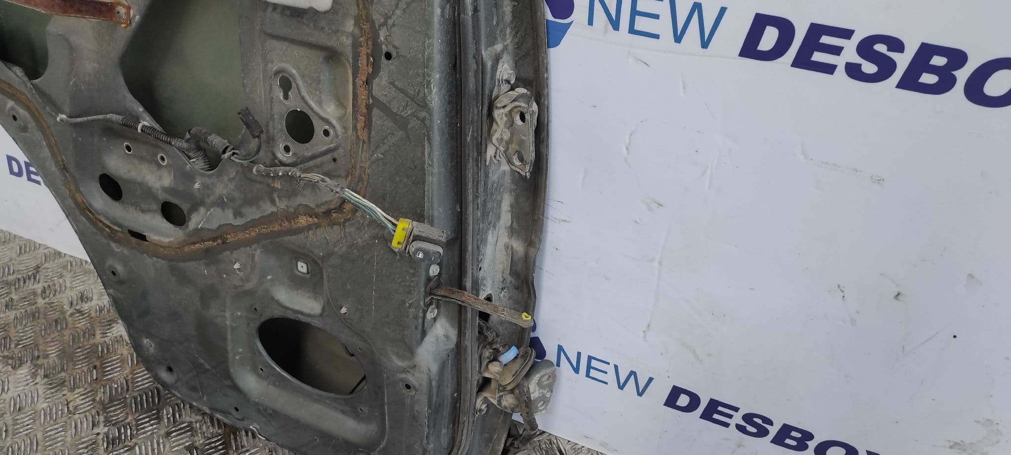 Recambio de PUERTA TRASERA IZQUIERDA para FORD MAVERICK (ML) referencia OEM IAM 2