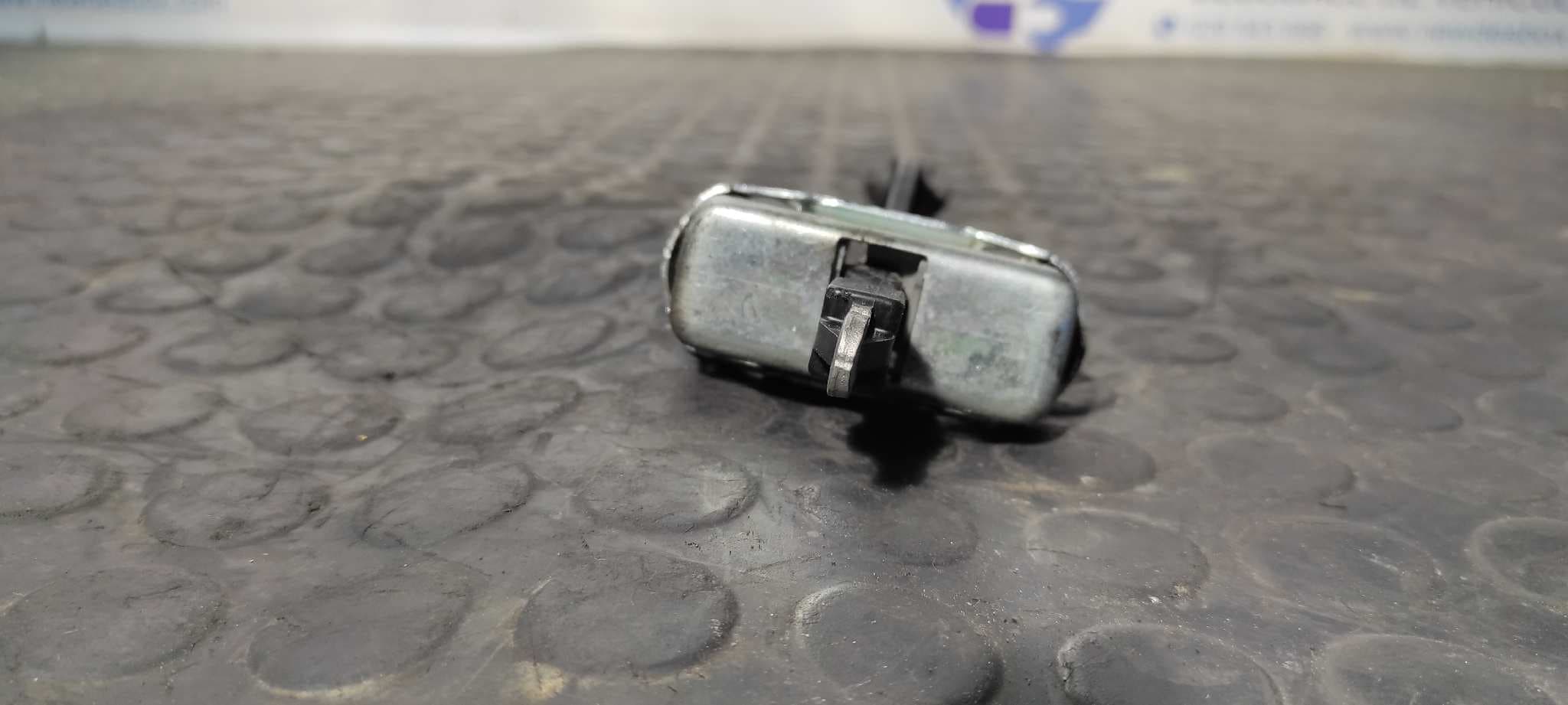Recambio de RETENEDOR PUERTA DERECHA para RENAULT CLIO III 1.5 dCi Diesel FAP K9KT7 referencia OEM IAM    - BLANCO 4