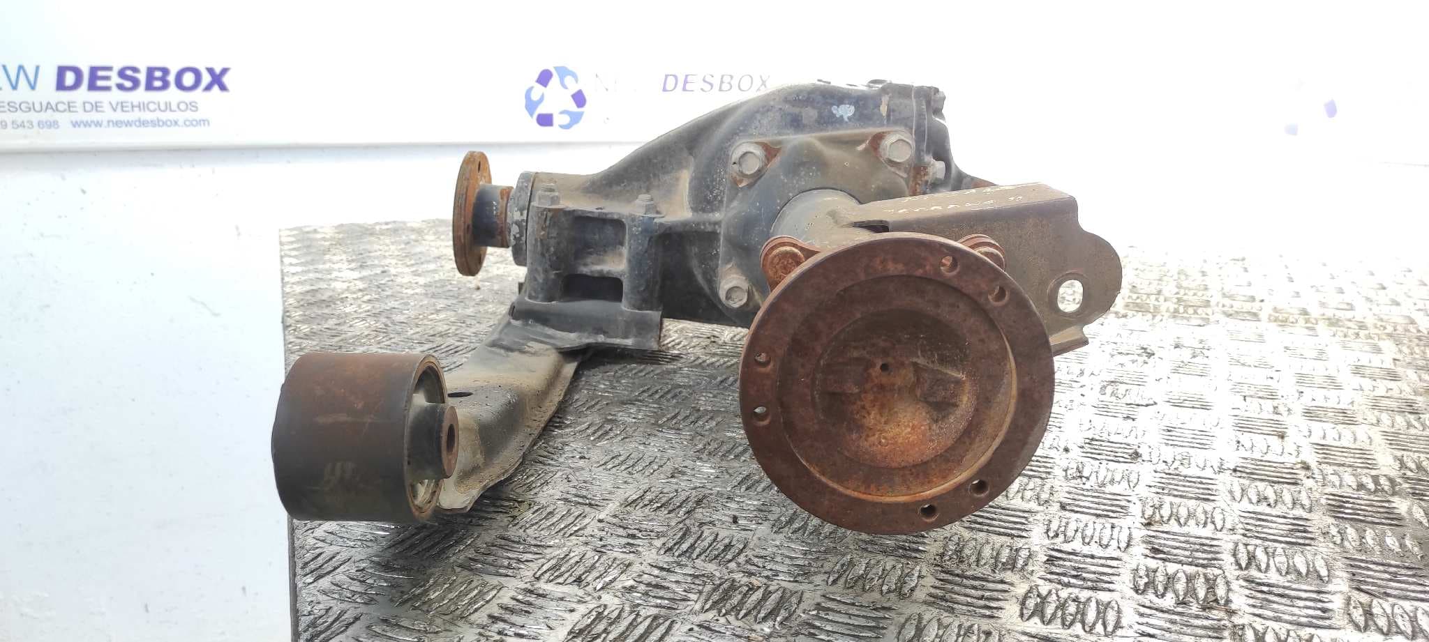 Recambio de DIFERENCIAL DELANTERO para NISSAN TERRANO/TERRANO.II (R20) TD27TI referencia OEM IAM 38511G23007 7