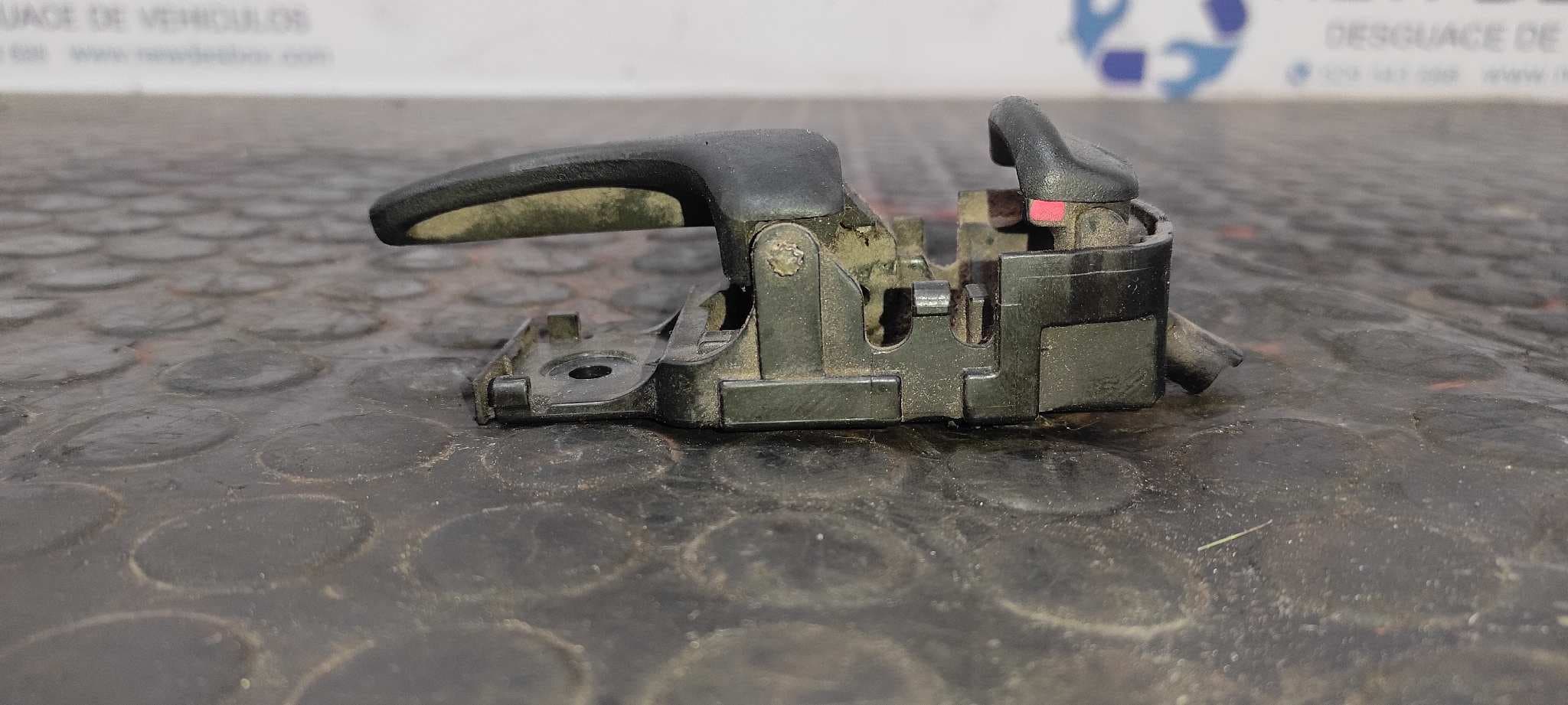 Recambio de MANETA INTERIOR DELANTERA IZQUIERDA para NISSAN 200 SX (S13) referencia OEM IAM LH3 6