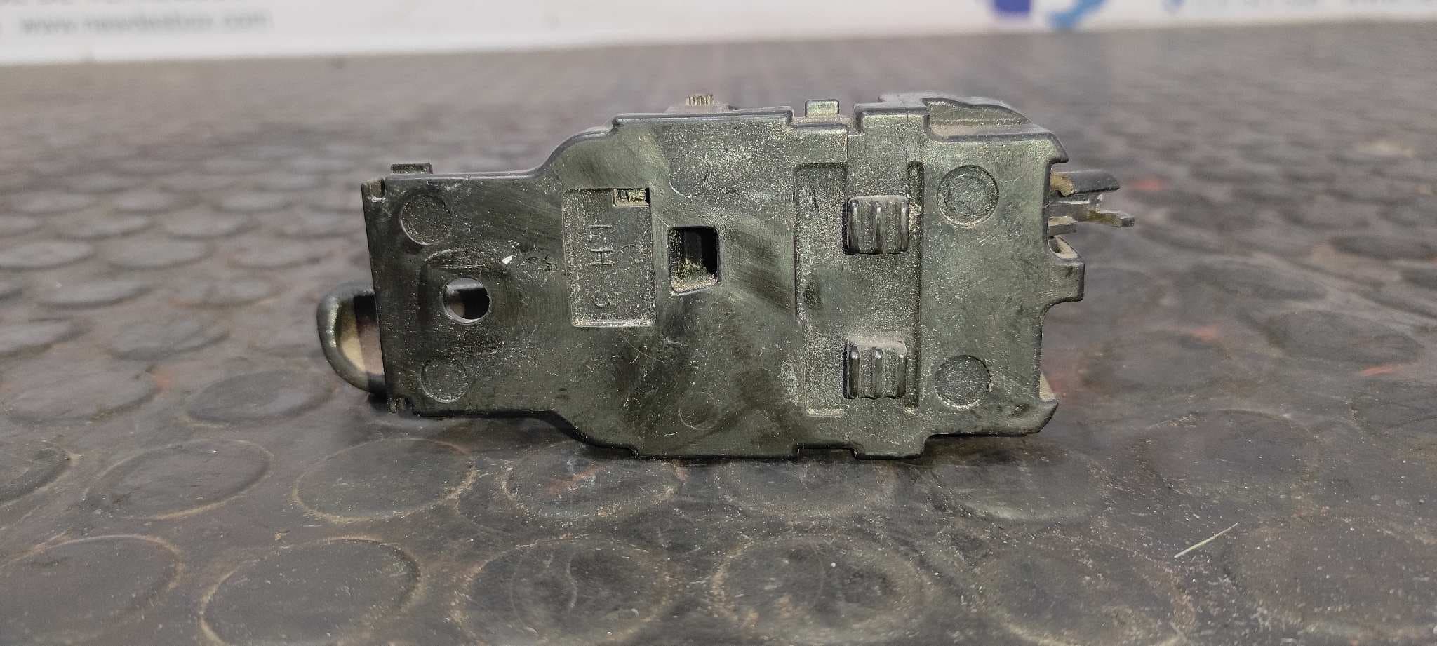 Recambio de MANETA INTERIOR DELANTERA IZQUIERDA para NISSAN 200 SX (S13) referencia OEM IAM LH3 4