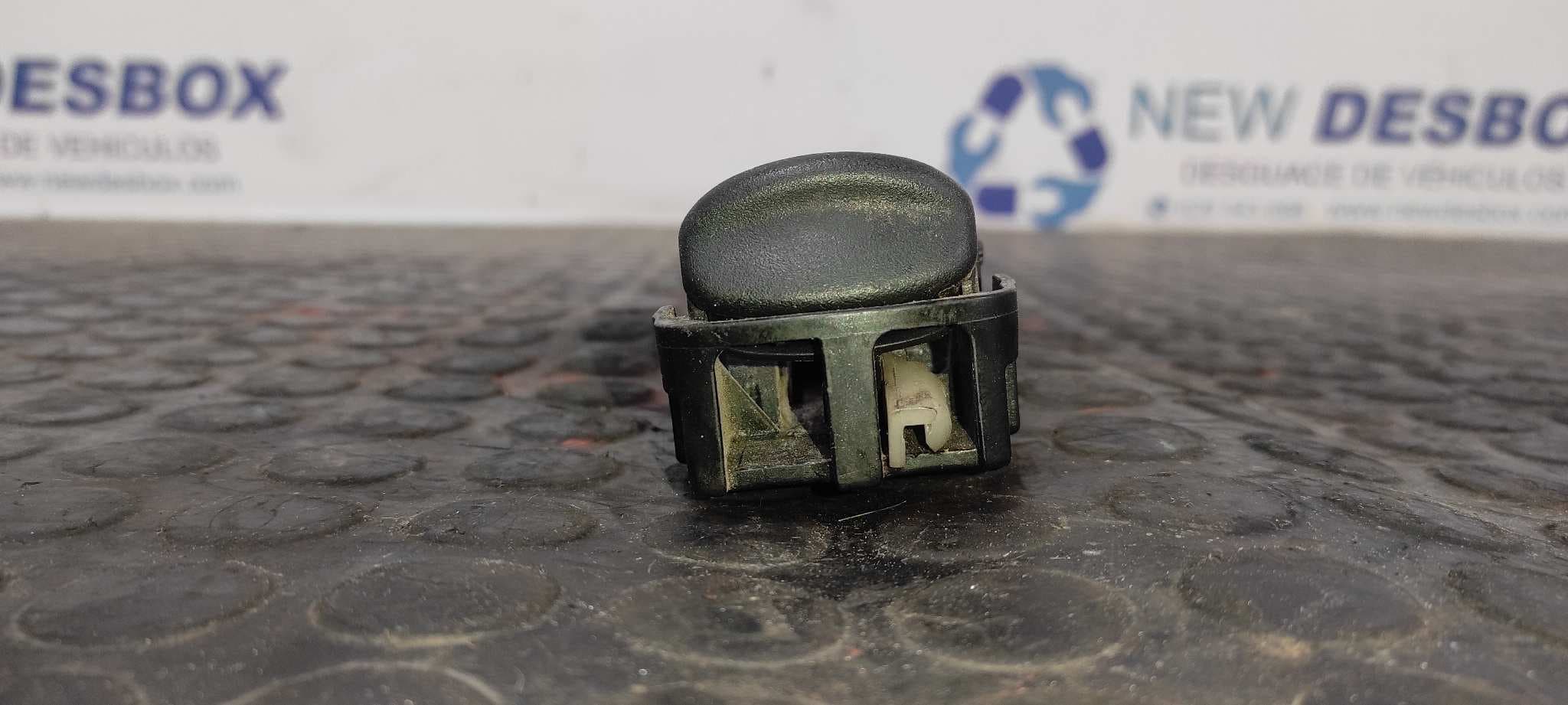 Recambio de MANETA INTERIOR DELANTERA DERECHA para NISSAN 200 SX (S13) referencia OEM IAM RH3 7