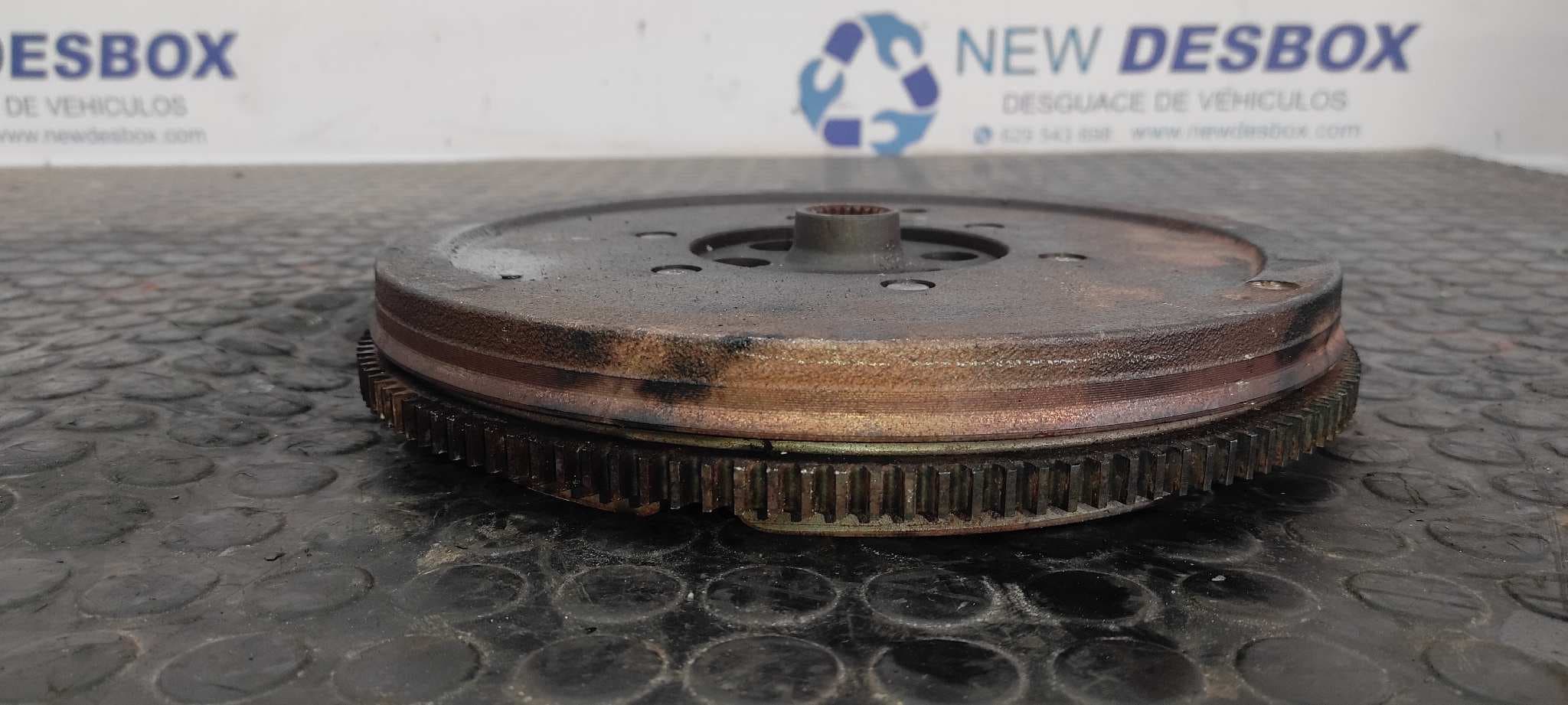 Recambio de VOLANTE MOTOR para AUDI A4 BERLINA (8E) AVF referencia OEM IAM 038105317B   - AZUL 2