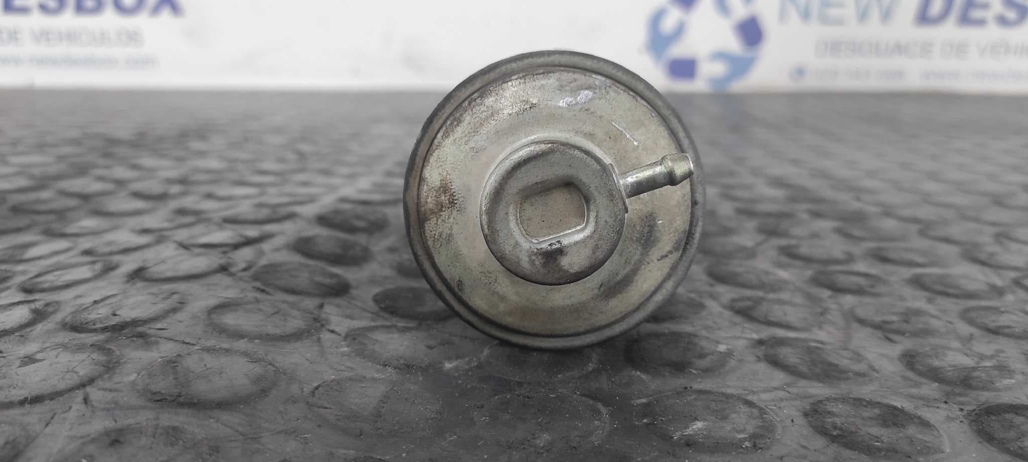 Recambio de VALVULA EGR para RENAULT KANGOO (F/KC0) ALIZE F8Q referencia OEM IAM 7700103893   - BLANCO 4