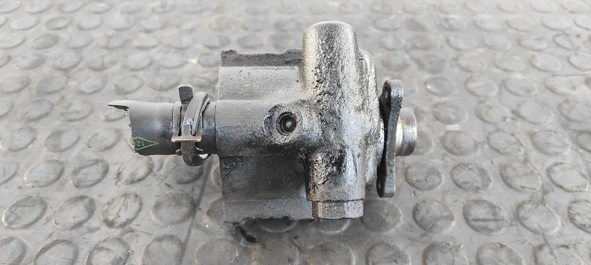 Recambio de BOMBA DIRECCION para RENAULT KANGOO (F/KC0) F8Q referencia OEM IAM 26025012   - BLANCO 6
