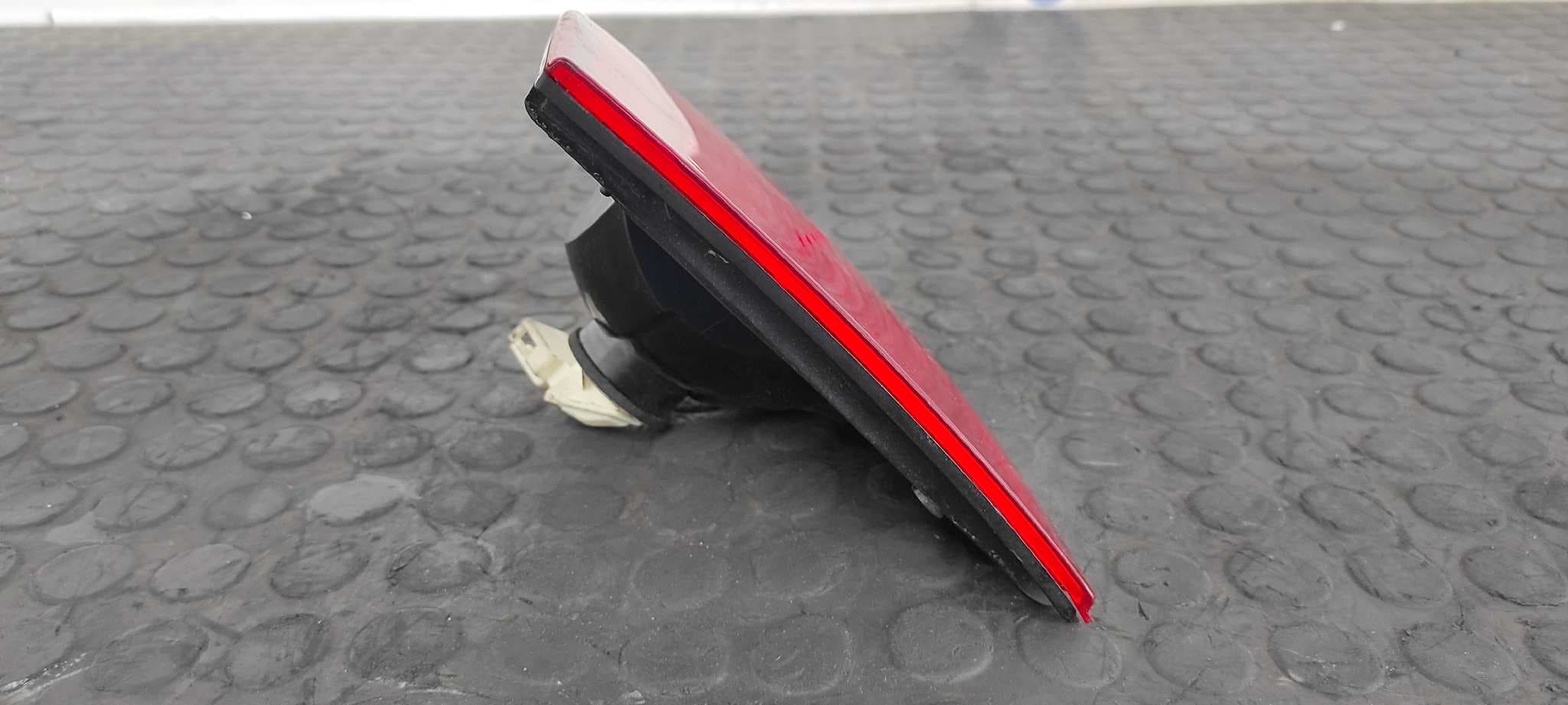 Recambio de PILOTO PORTON DERECHO para SEAT IBIZA (6K1) Signo AKK referencia OEM IAM HELLA MT4   - BLANCO 2