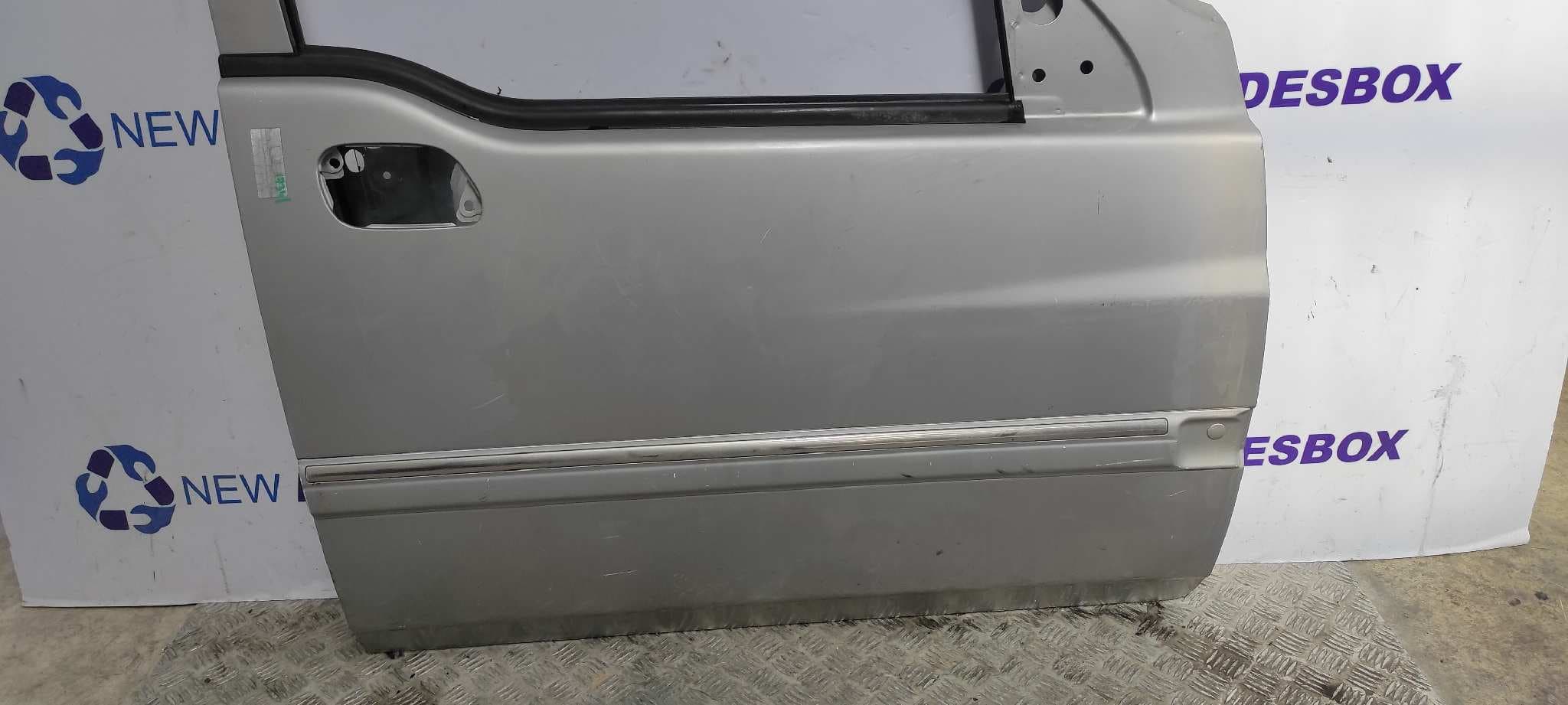 Recambio de PUERTA DELANTERA DERECHA para SSANGYONG MUSSO 2.3 Turbodiesel CAT referencia OEM IAM    - GRIS 4