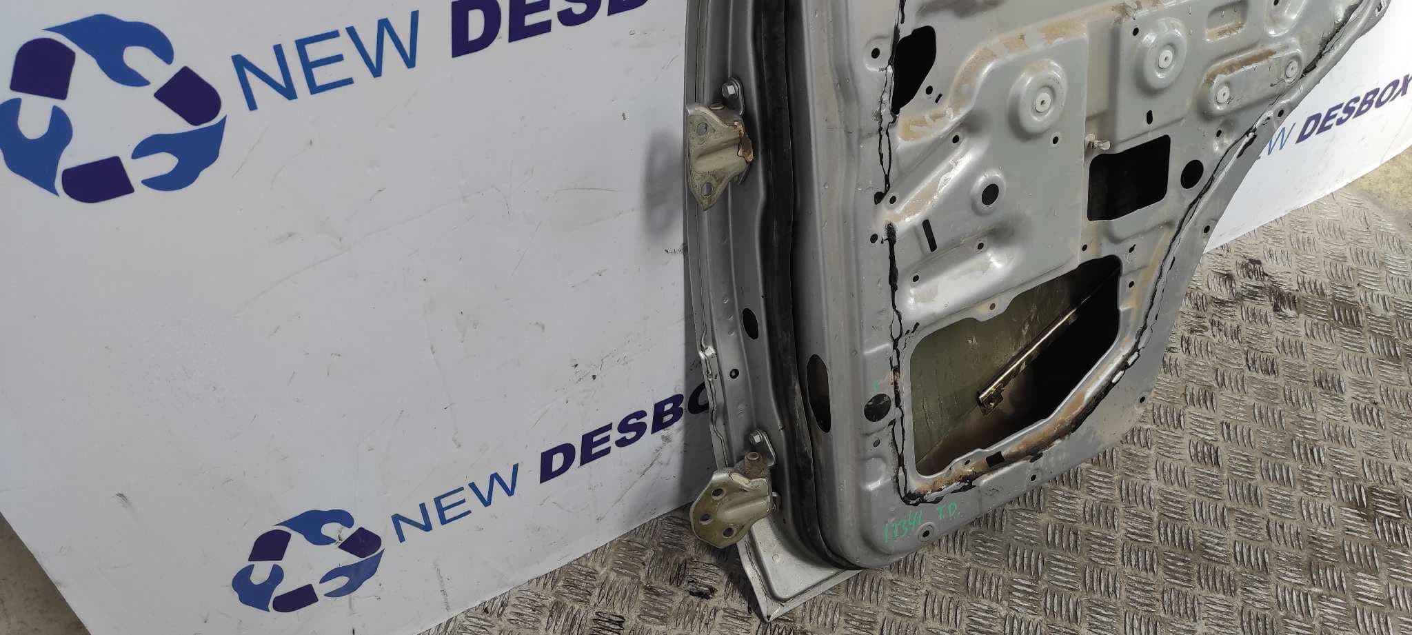 Recambio de PUERTA TRASERA DERECHA para SSANGYONG MUSSO 2.3 Turbodiesel CAT referencia OEM IAM    - GRIS 3