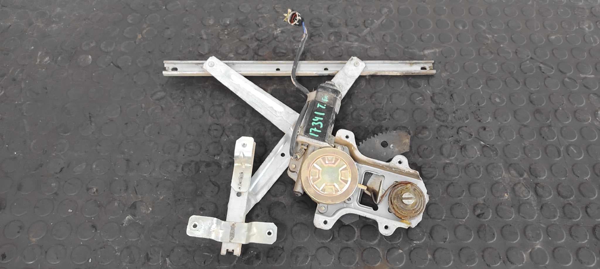 Recambio de ELEVALUNAS TRASERO DERECHO para SSANGYONG MUSSO 2.3 Turbodiesel CAT referencia OEM IAM    - GRIS