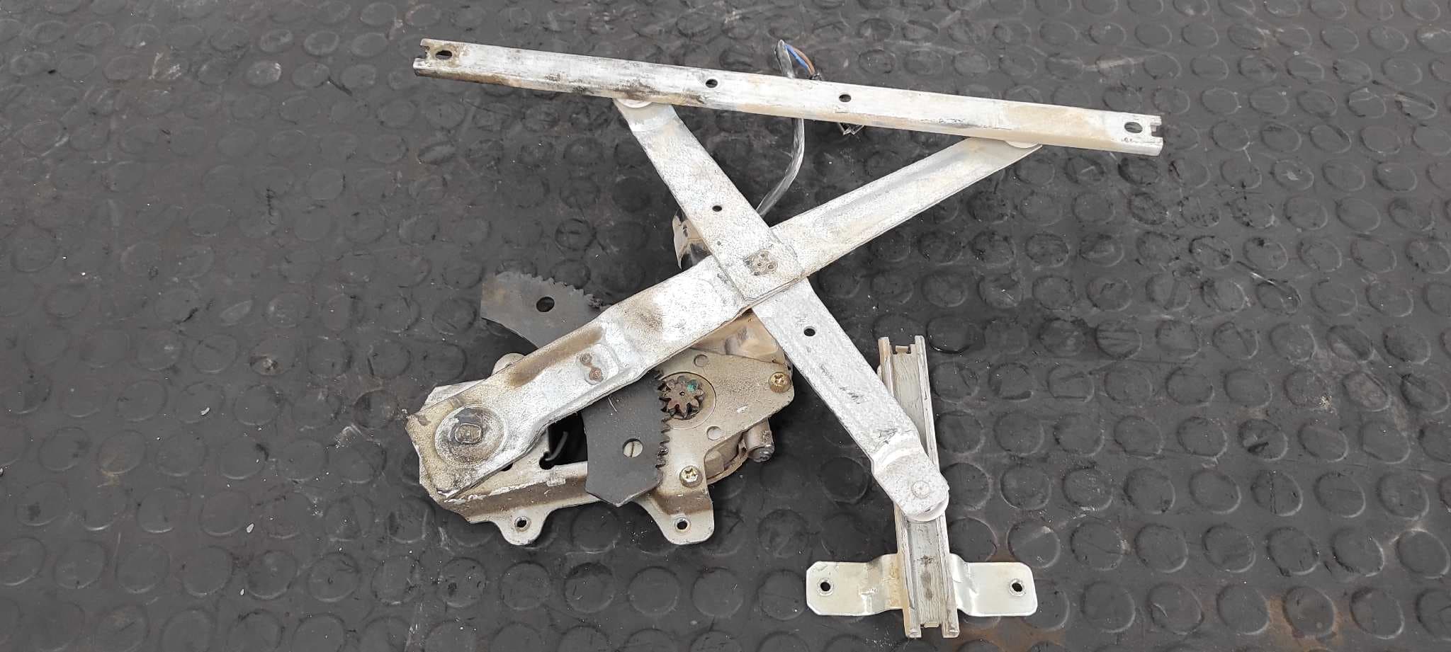 Recambio de ELEVALUNAS TRASERO DERECHO para SSANGYONG MUSSO 2.3 Turbodiesel CAT referencia OEM IAM    - GRIS 2